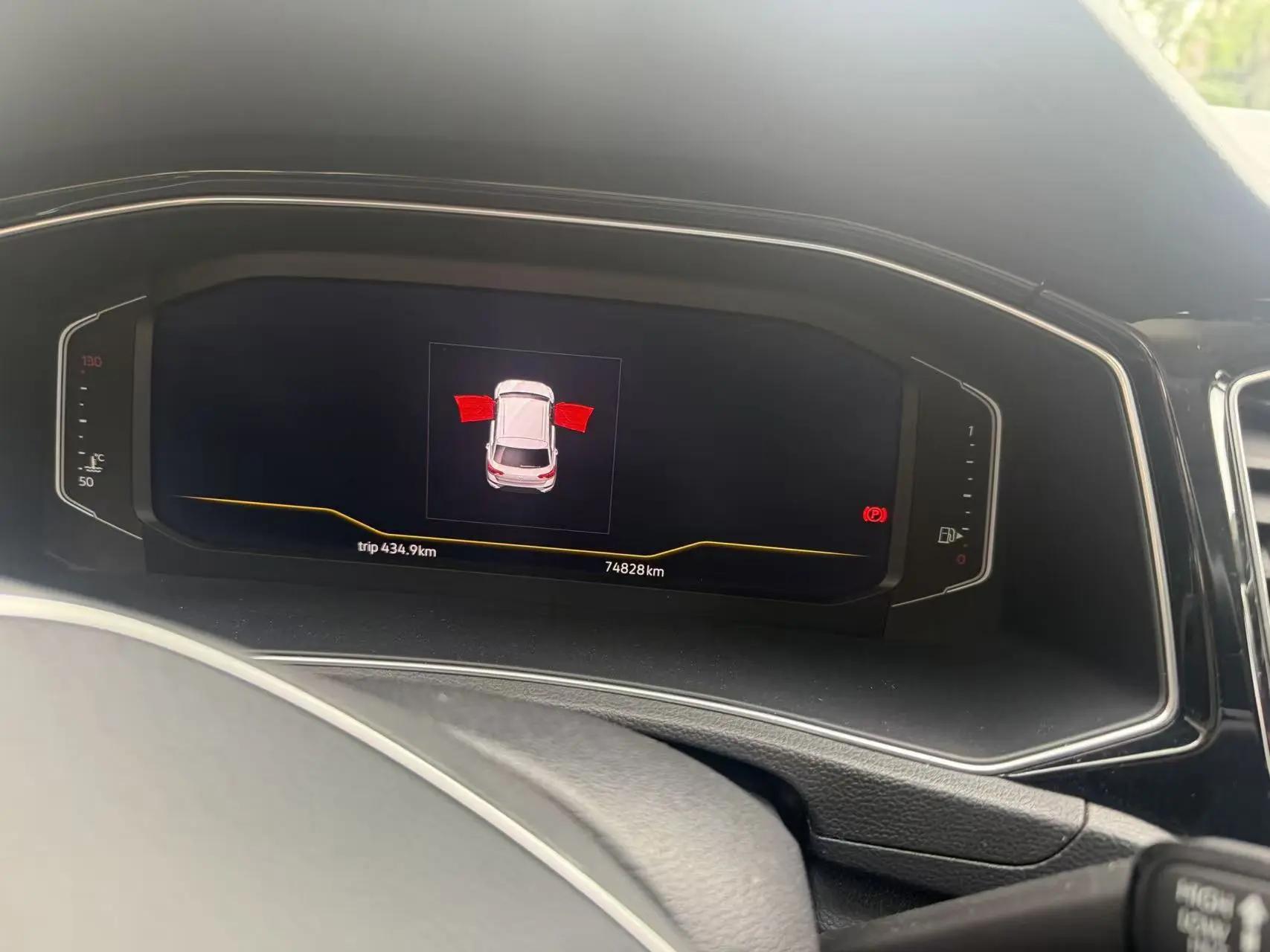 T-ROC Tange 2019 280TSI DSG Two-Drive R-Line 6