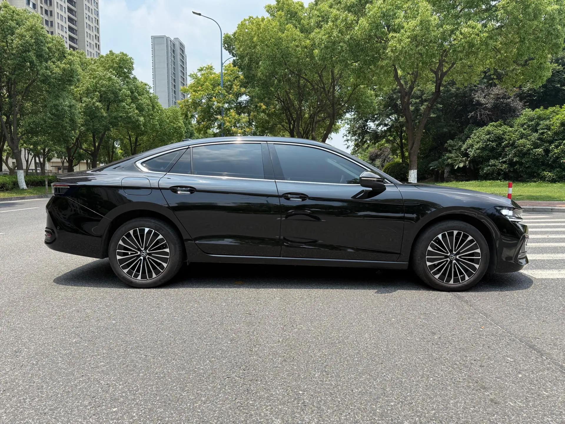Volkswagen 2024 Magotan 2.0TSI 380TSI Premium Edition Da Mai Bag Automatic Gear 3