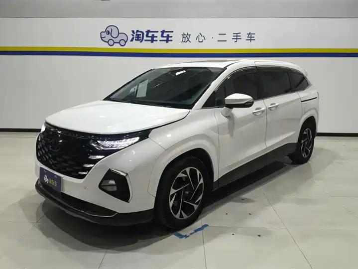 Custin 2021 270TGDi Prestige LUX