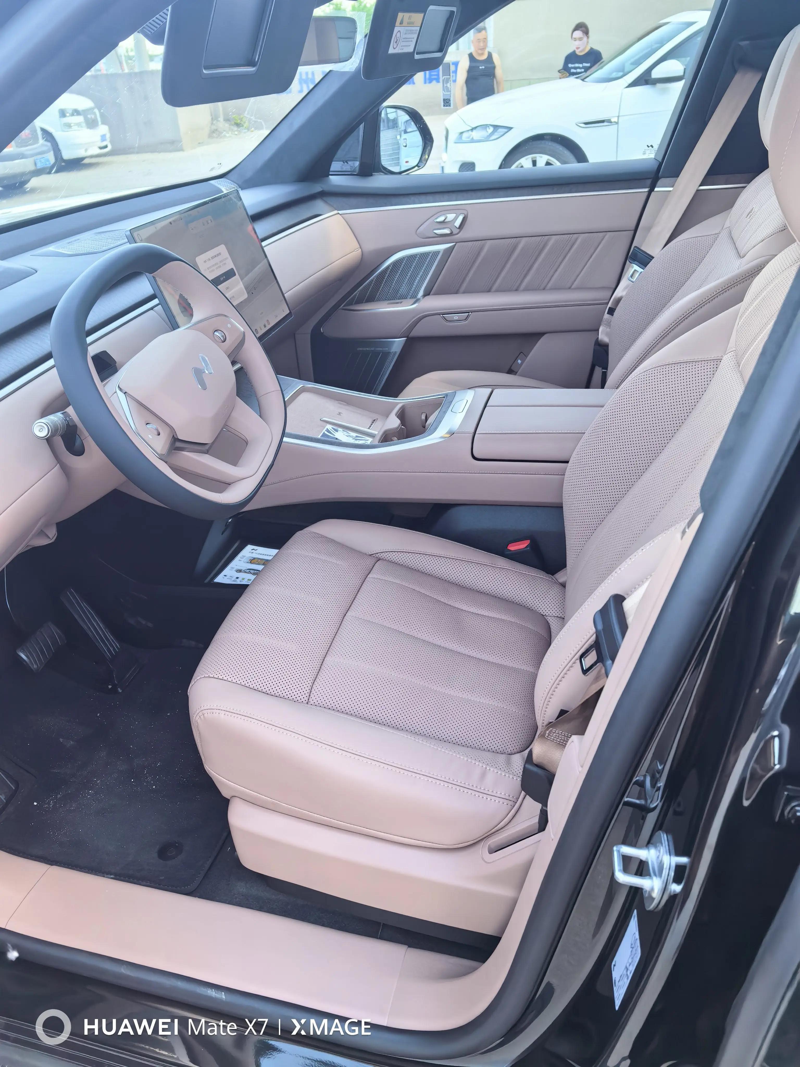 ONVO 2026 L90 Ultra six-seat automatic gear 2