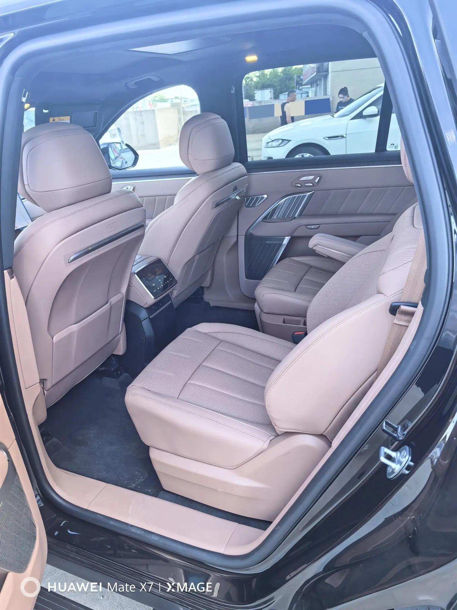 ONVO 2026 L90 Ultra six-seat automatic gear 3