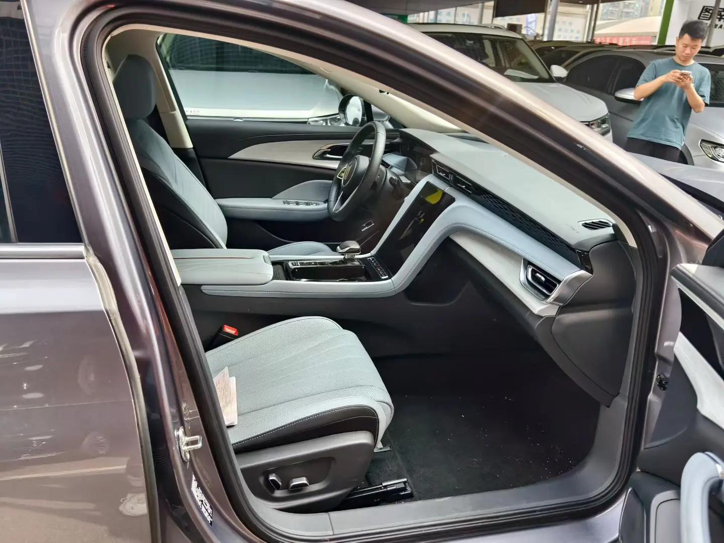 HongQi 2025 H5 PHEV 1.5T 170 Super Hybrid Automatic Gear 8