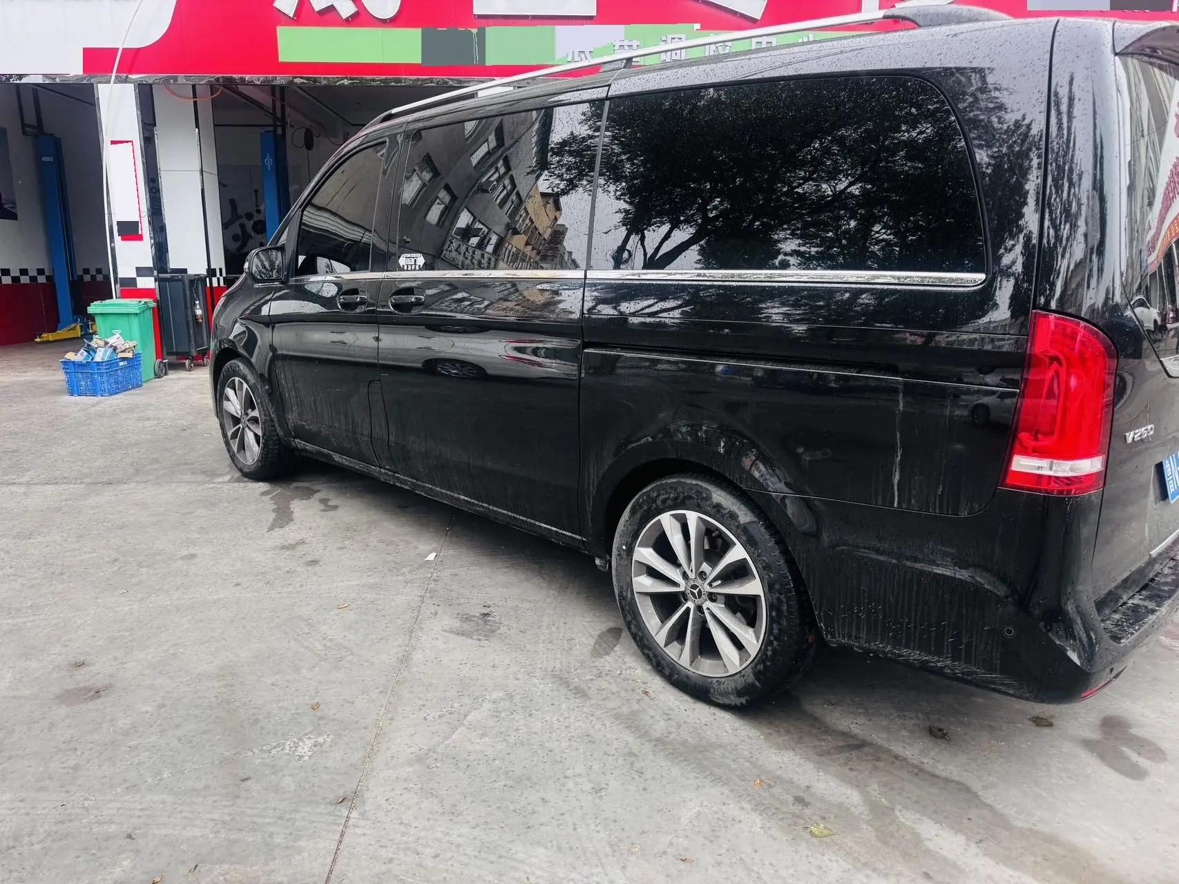 Mercedes Benz V 2020V 260 Premium Edition 2