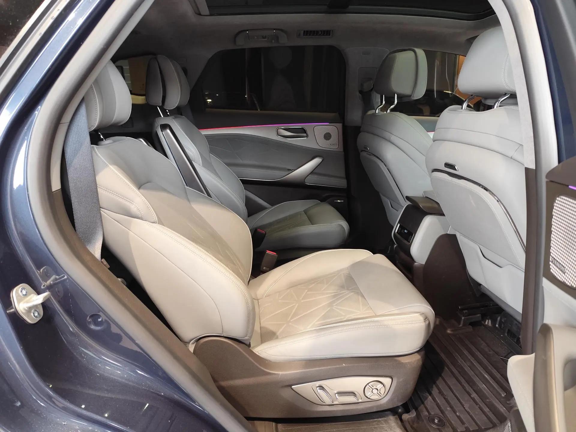 Denza N8 2023 Four-wheel Drive Super Hybrid Flagship Six-seat Edition 6