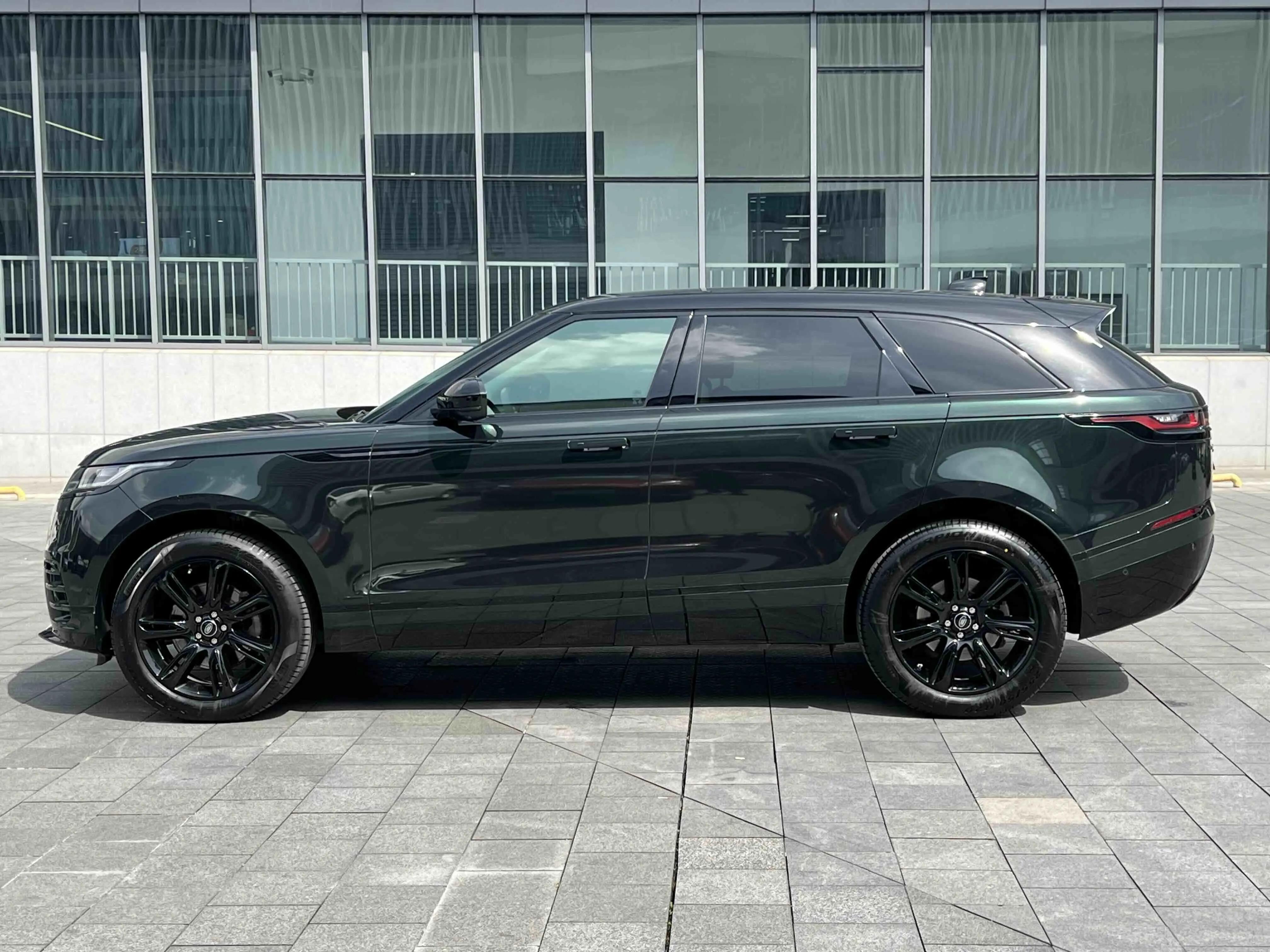 Range Rover Star Vein 2021 P250 Studded Black Collector's Edition 4