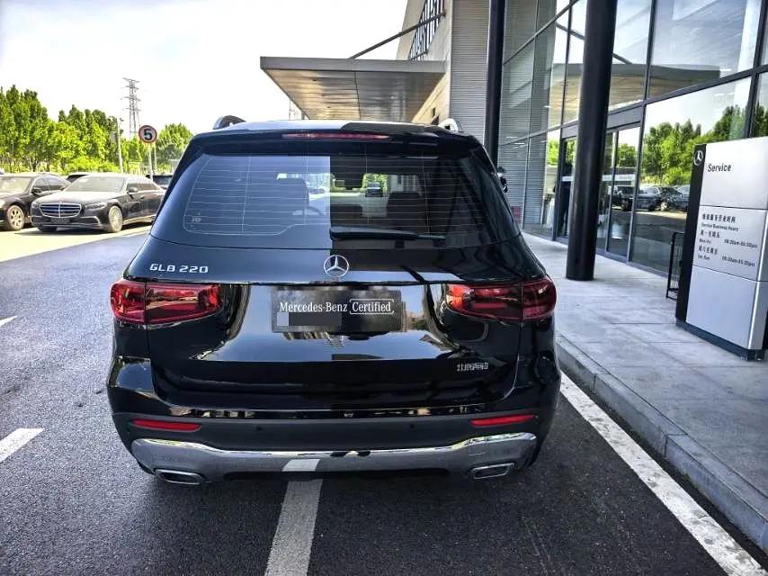 Mercedes Benz 2025 GLB 220 48V 2.0T Dynamic Automatic 3