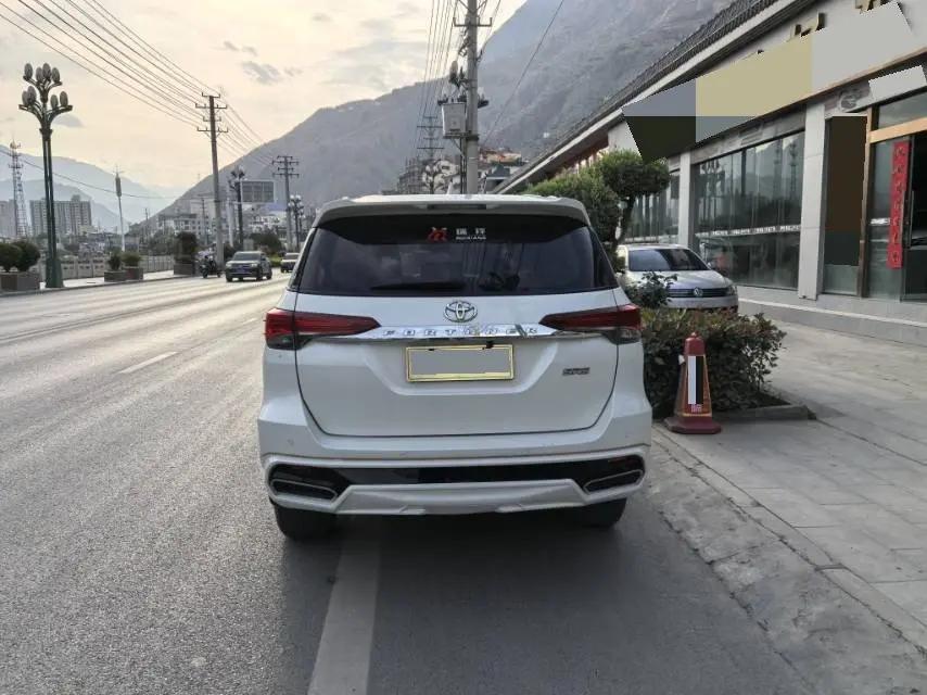 Toyota Fortuner (Imported) 2019 Fortuner 2.7 EXR Middle East Edition Automatic Gear 5