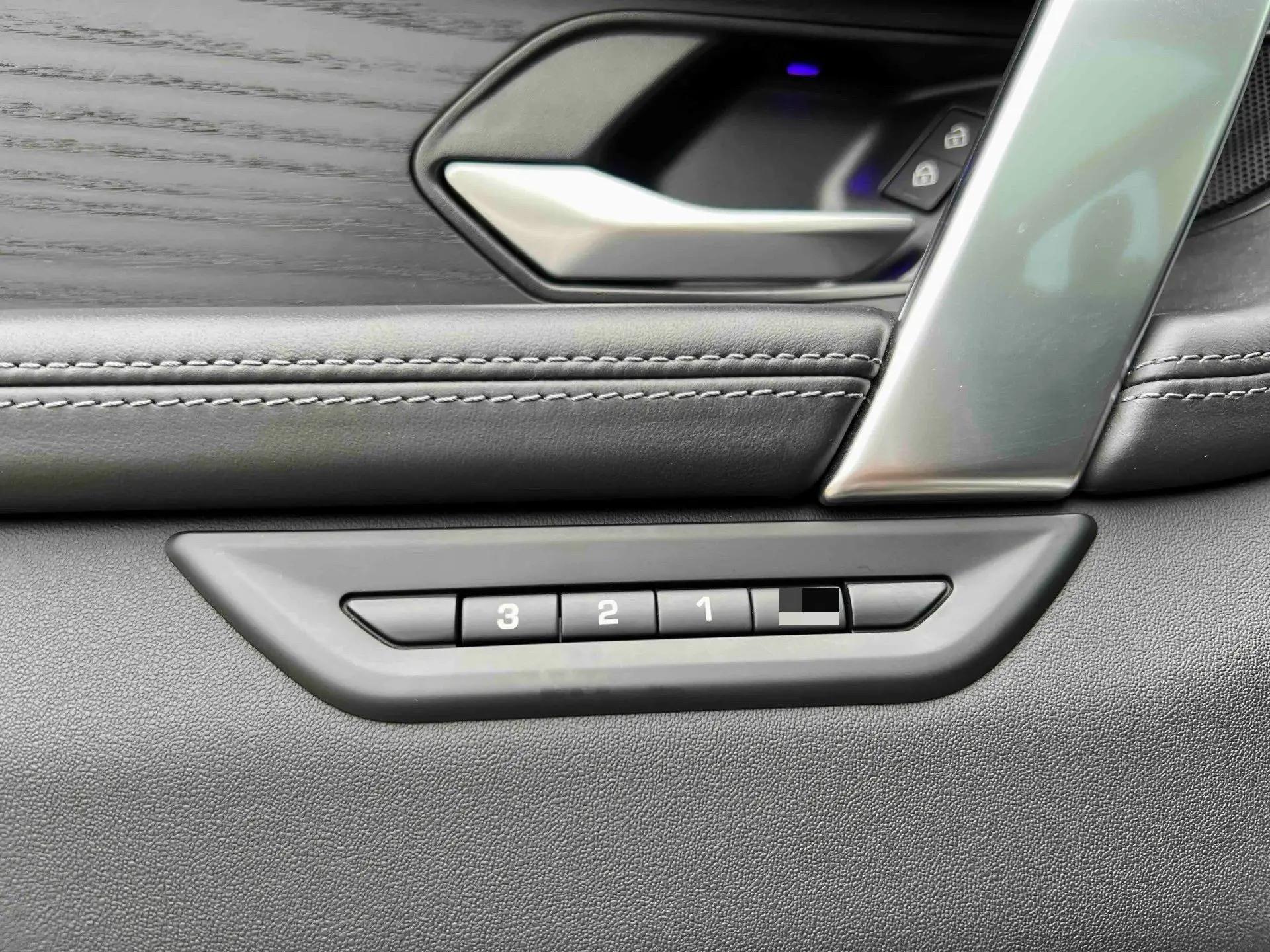 Discover Sport 2024 Deluxe Custom Edition 11