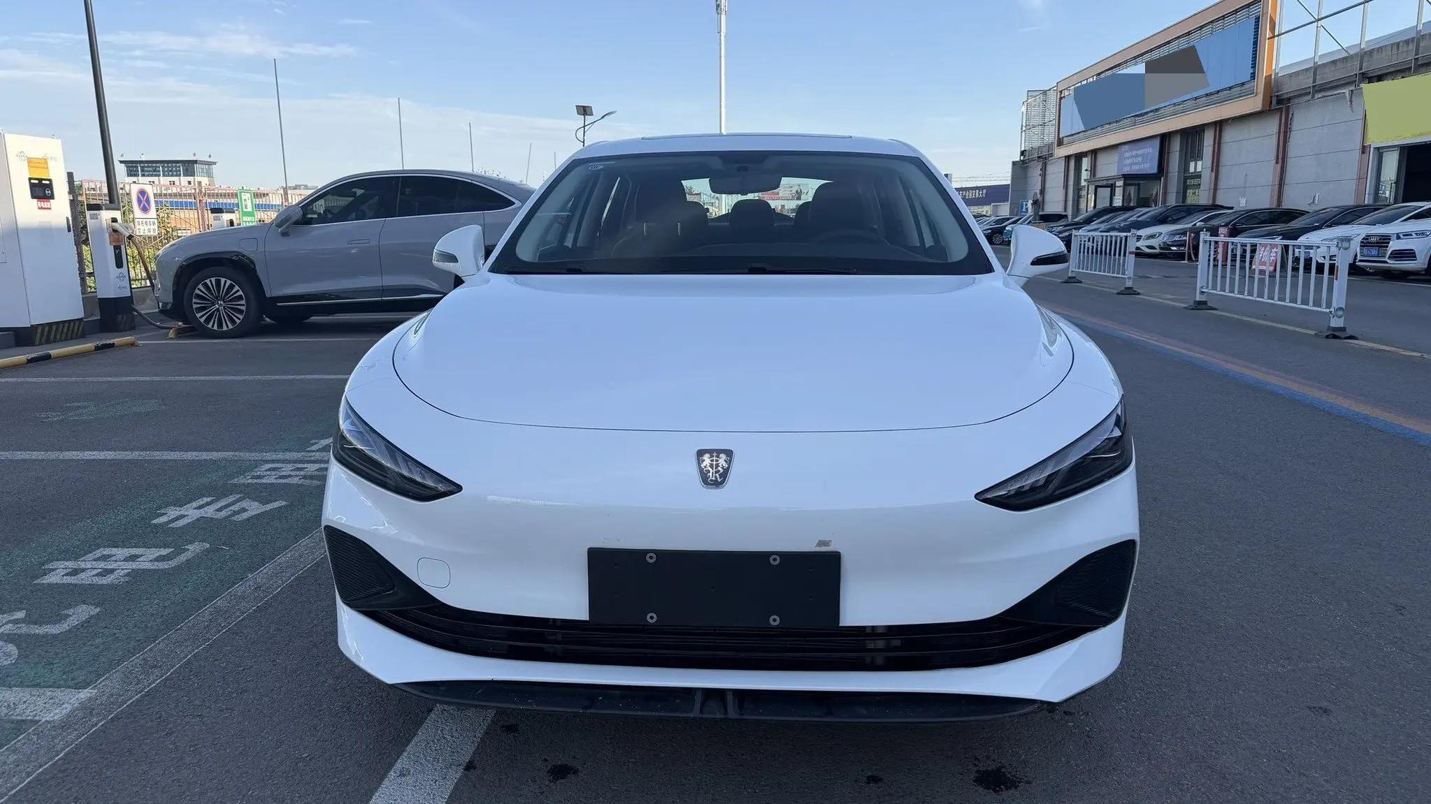 Roewe 2025 D7 DMH 1.5 World Championship Edition Automatic Gear 3