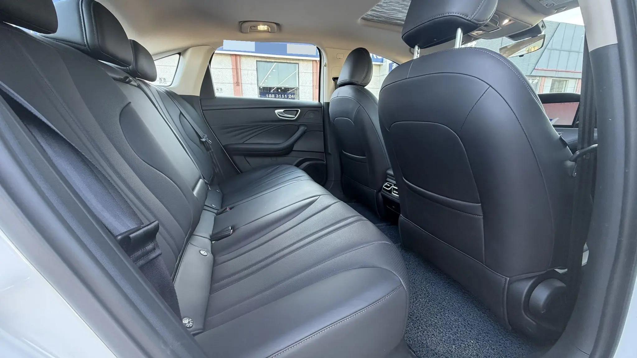Roewe 2025 D7 DMH 1.5 World Championship Edition Automatic Gear 9