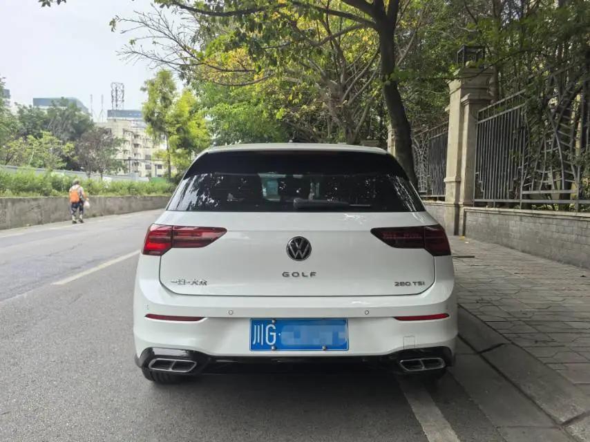 Volkswagen 2023 Golf 8 R-Line 1.4TSI 280TSI Lite (facelift) automatic 5
