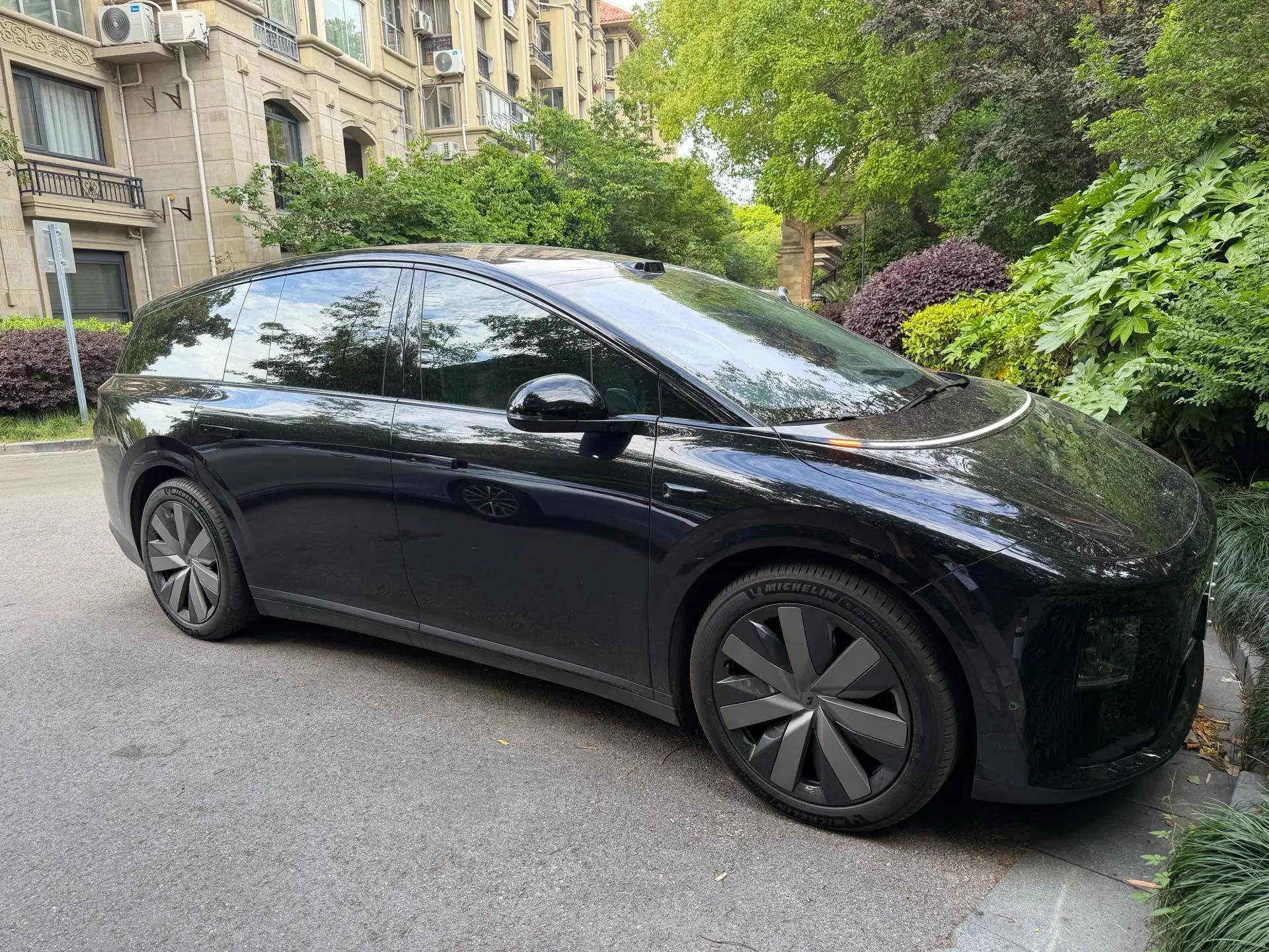 Li 2025 i8 Standard Edition Automatic 8