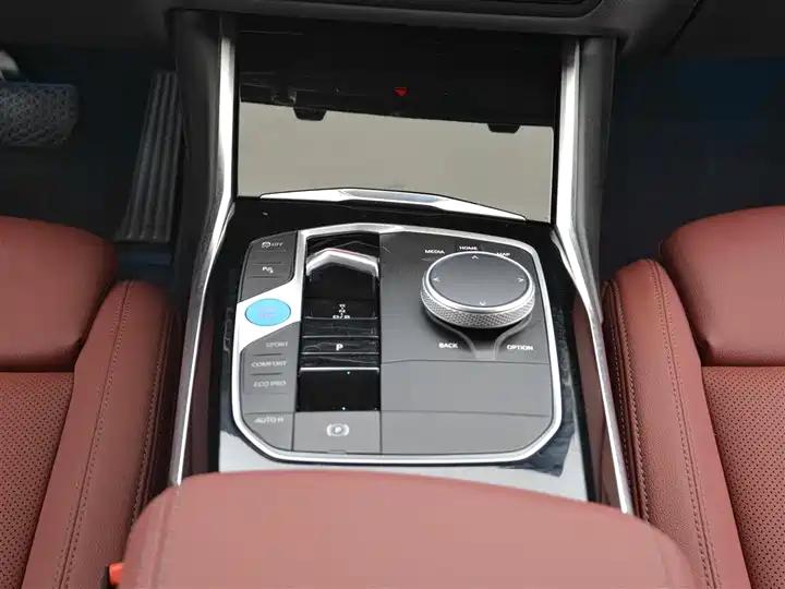 BMW i3 2024 eDrive 35 L 11