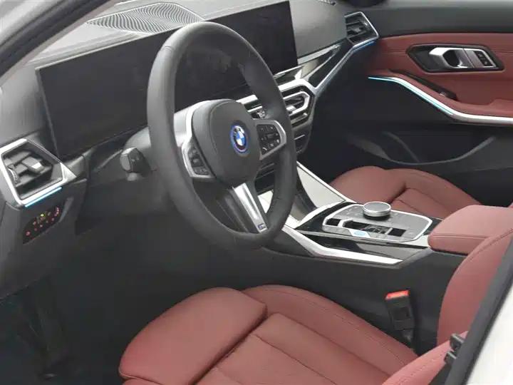 BMW i3 2024 eDrive 35 L 8