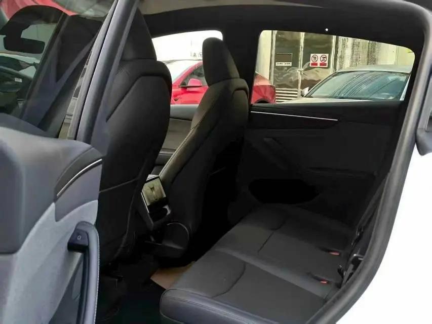 Tesla 2026 Model Y Rear-Wheel Drive Automatic 4