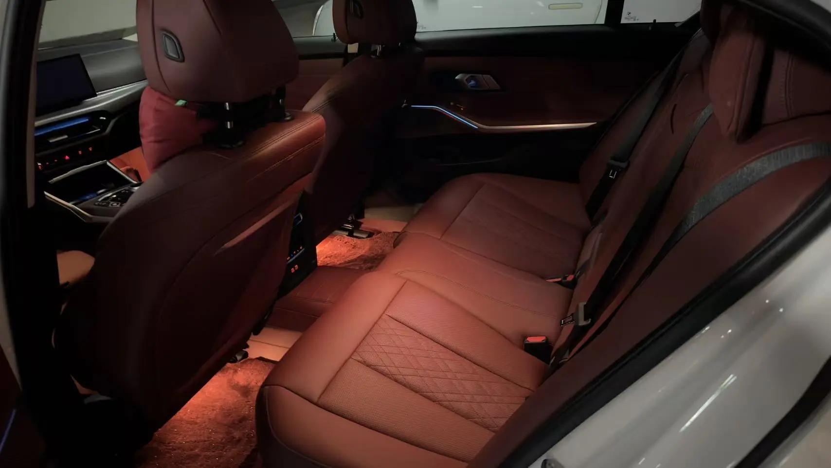 BMW 2025 i3 eDrive 40 L obsidian night suit automatic gear 3