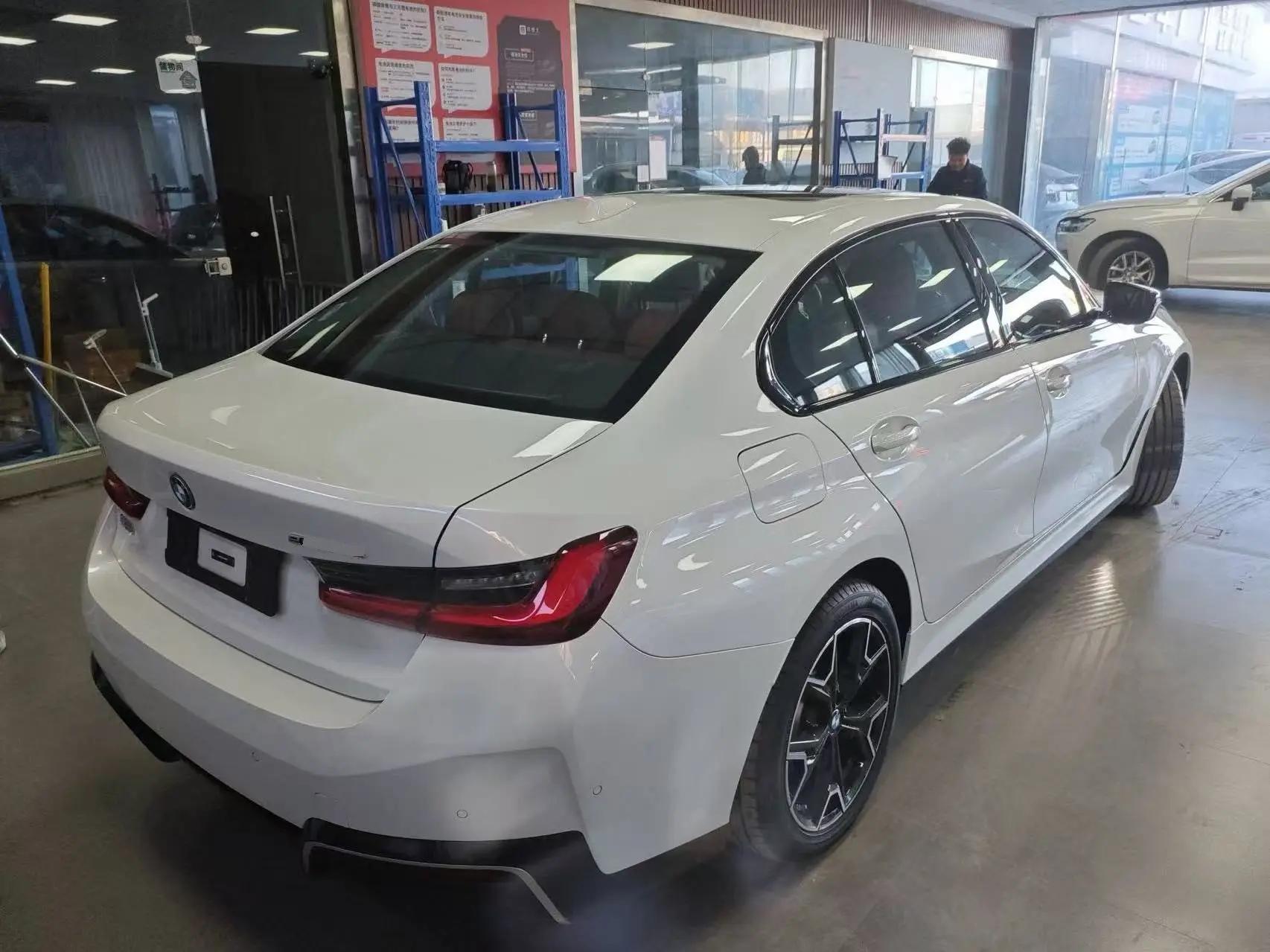BMW 2025 i3 eDrive 40 L obsidian night suit automatic gear 5