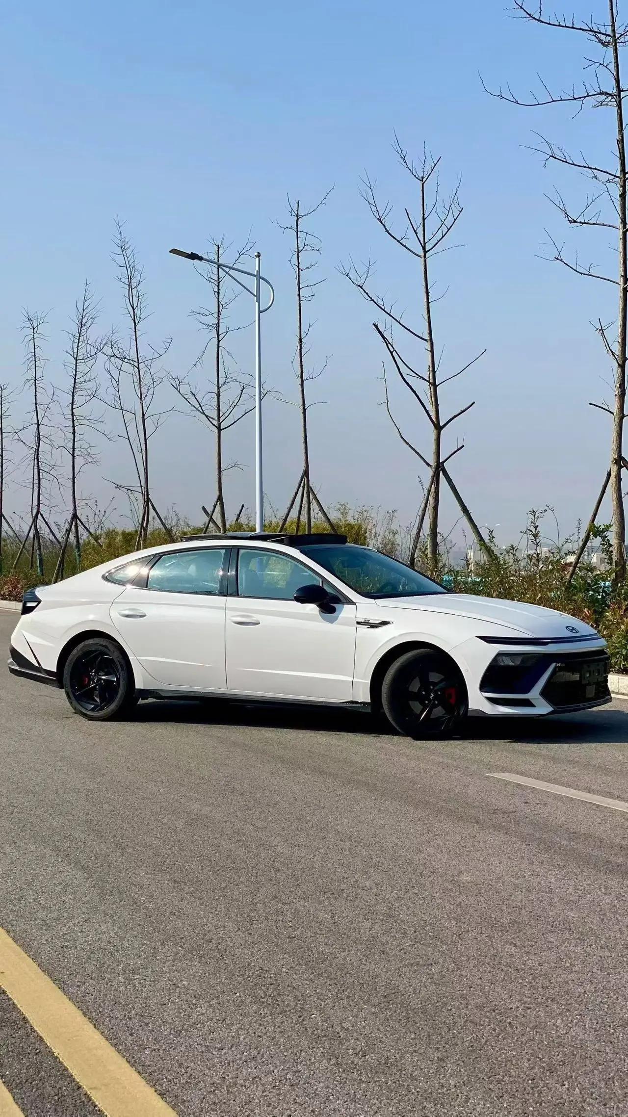 Hyundai 2024 11th generation Sonata 2.0T N Line Air automatic gear 3