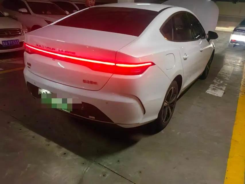 Qin PLUS 2021 DM-i 55KM Honorable Model 6