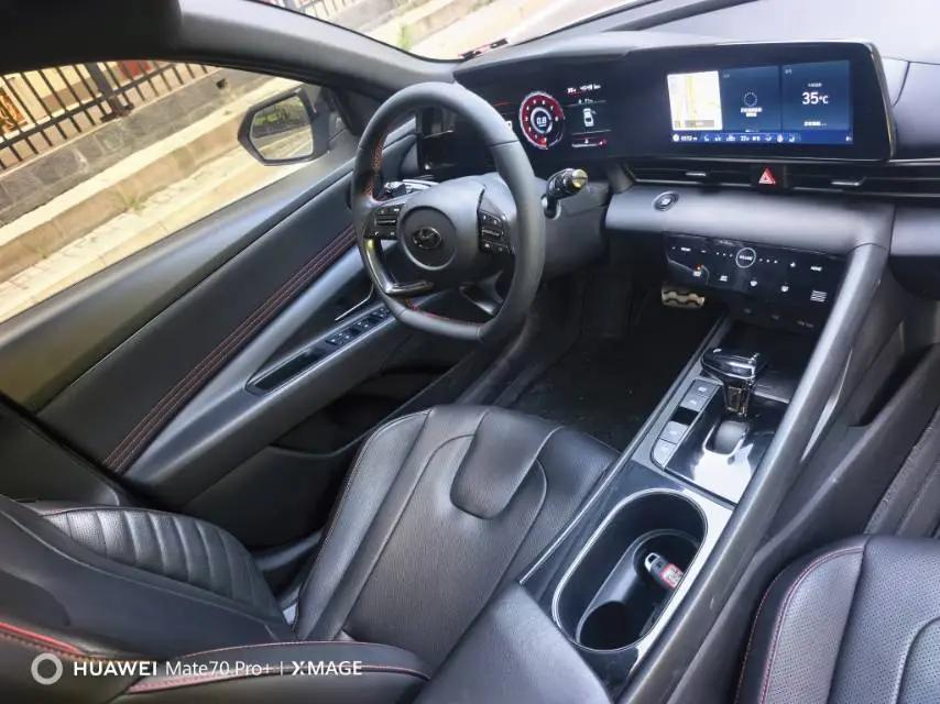Elantra 2022 240TGDi DCT LUX Prestige Edition 12
