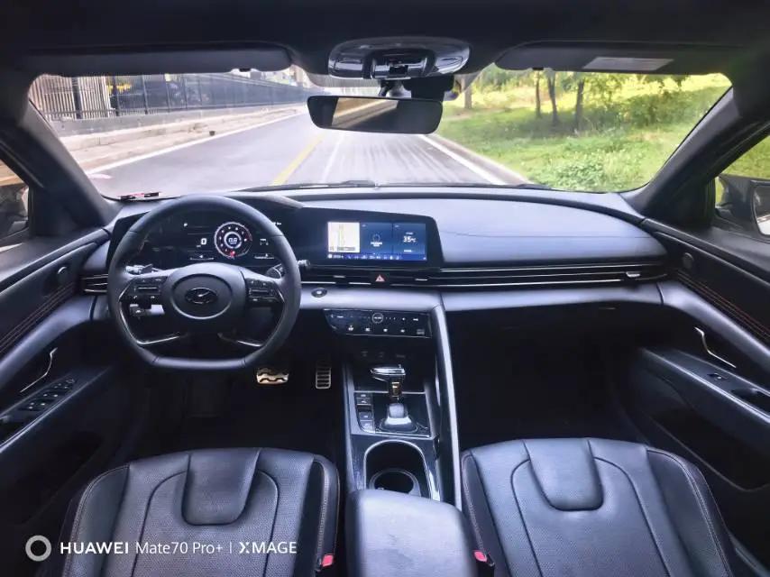 Elantra 2022 240TGDi DCT LUX Prestige Edition 14