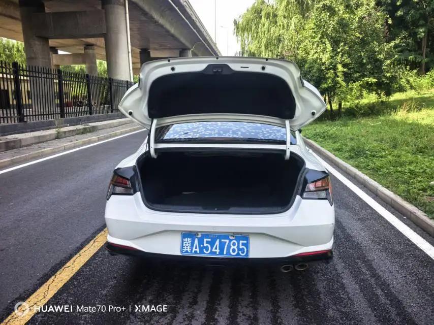 Elantra 2022 240TGDi DCT LUX Prestige Edition 5
