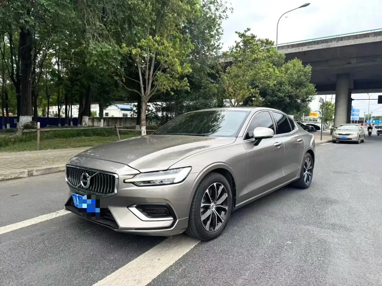 Volvo S60 2021 T4 Zhiyi Deluxe Edition