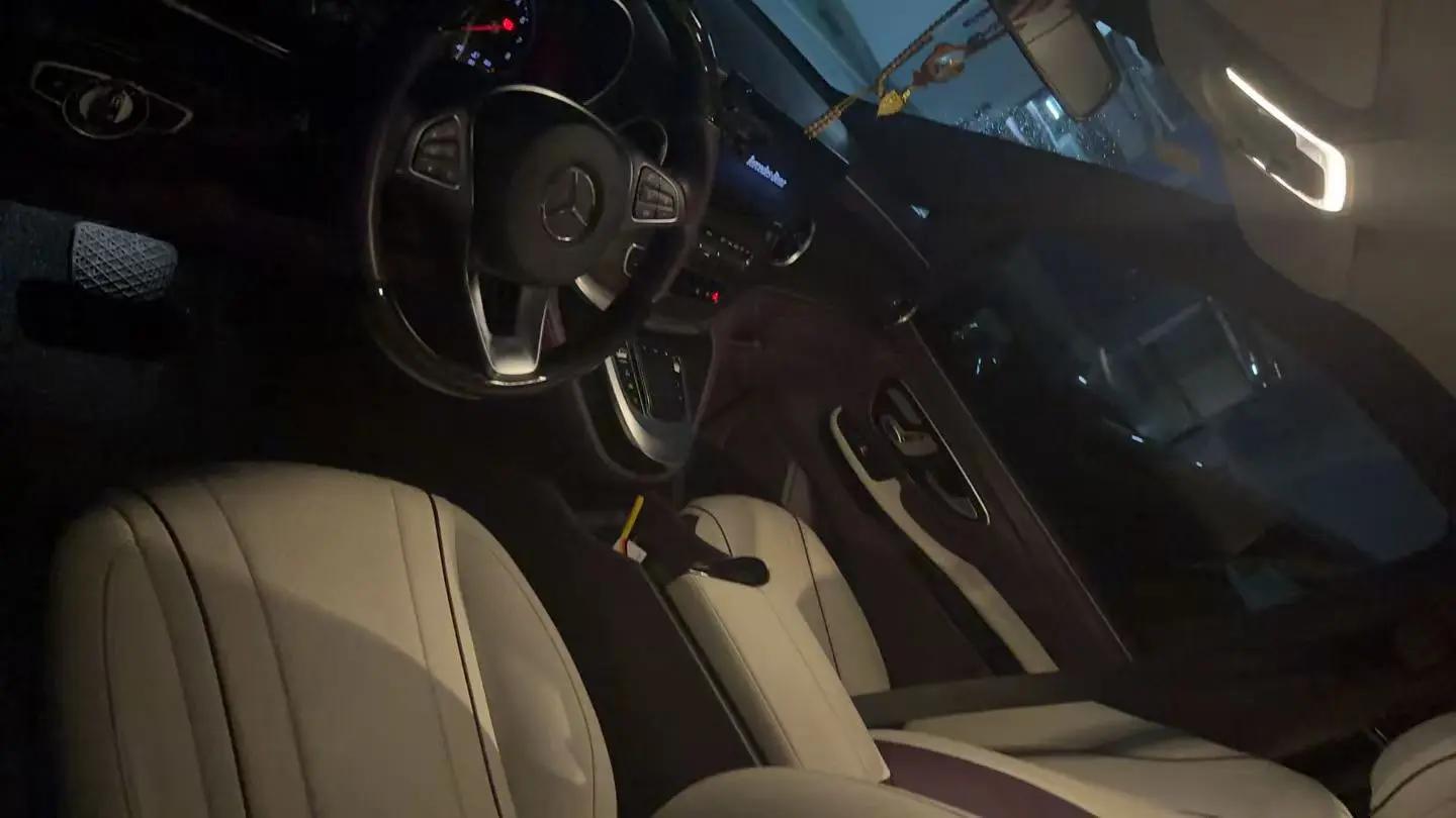 Mercedes Benz Class V 2022V 260 2.0T Pilot Edition Automatic Gear 2