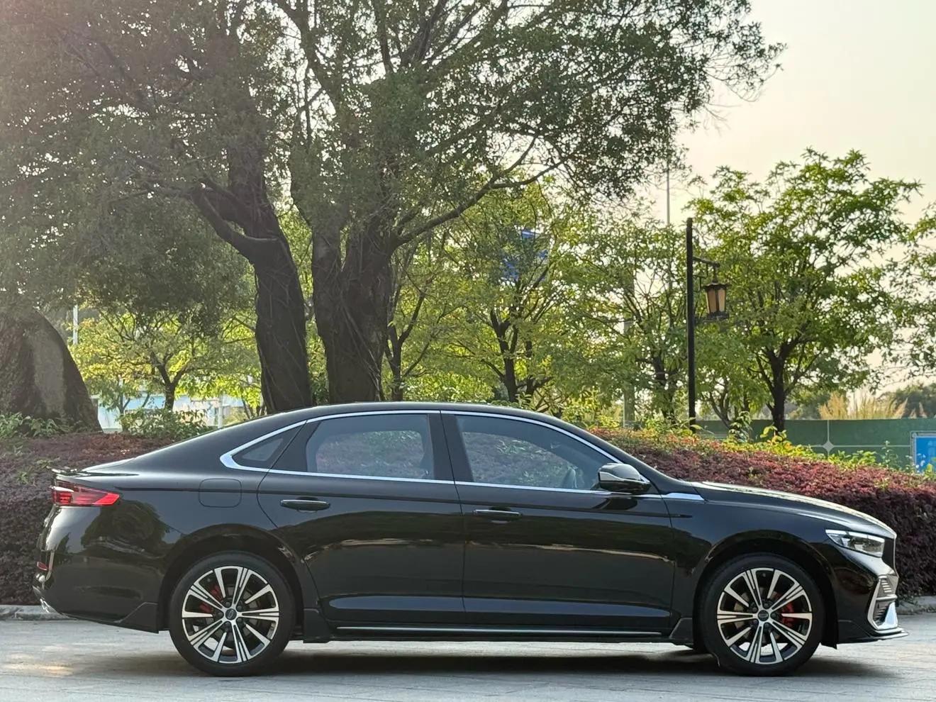Geely 2025 Xingrui 1.5TD Oriental Yao Kunlun Edition Automatic 16