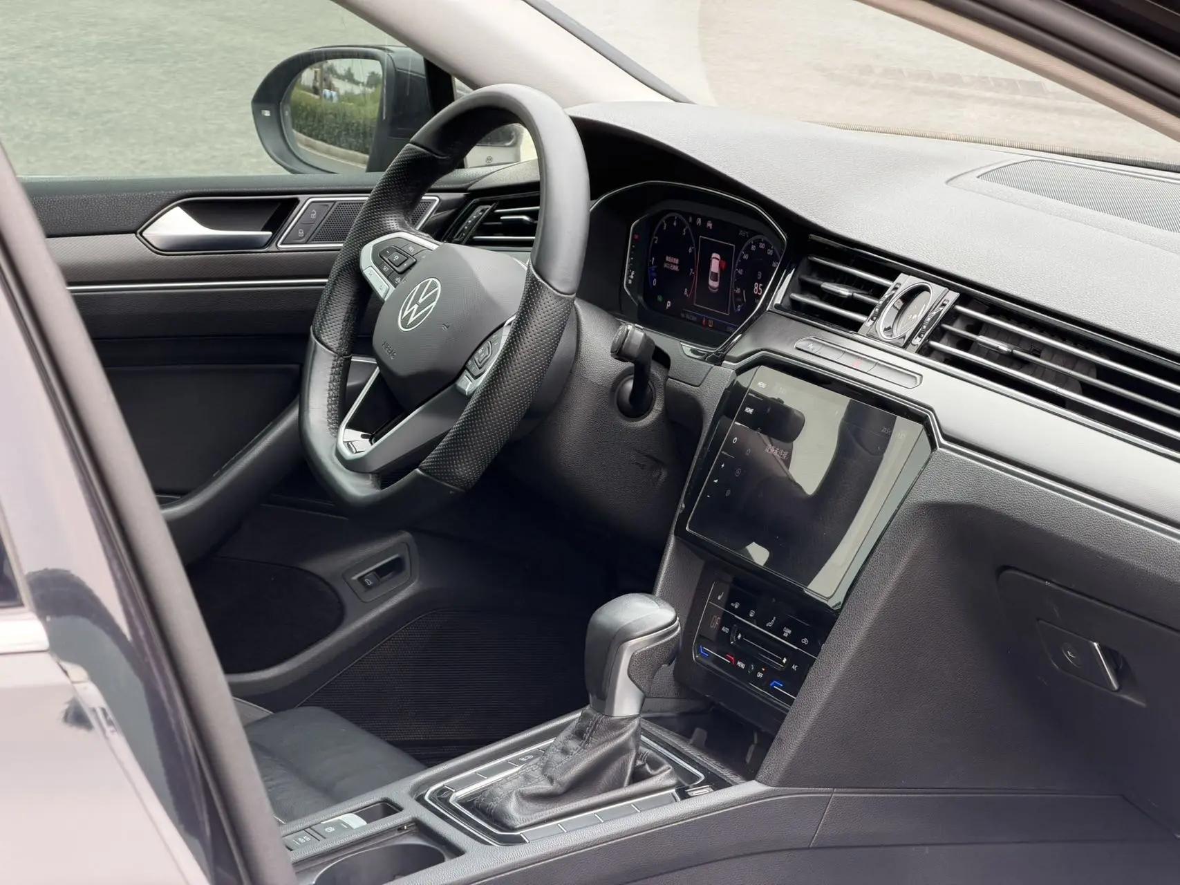 Magotan 2020 330TSI DSG Luxury Model 3