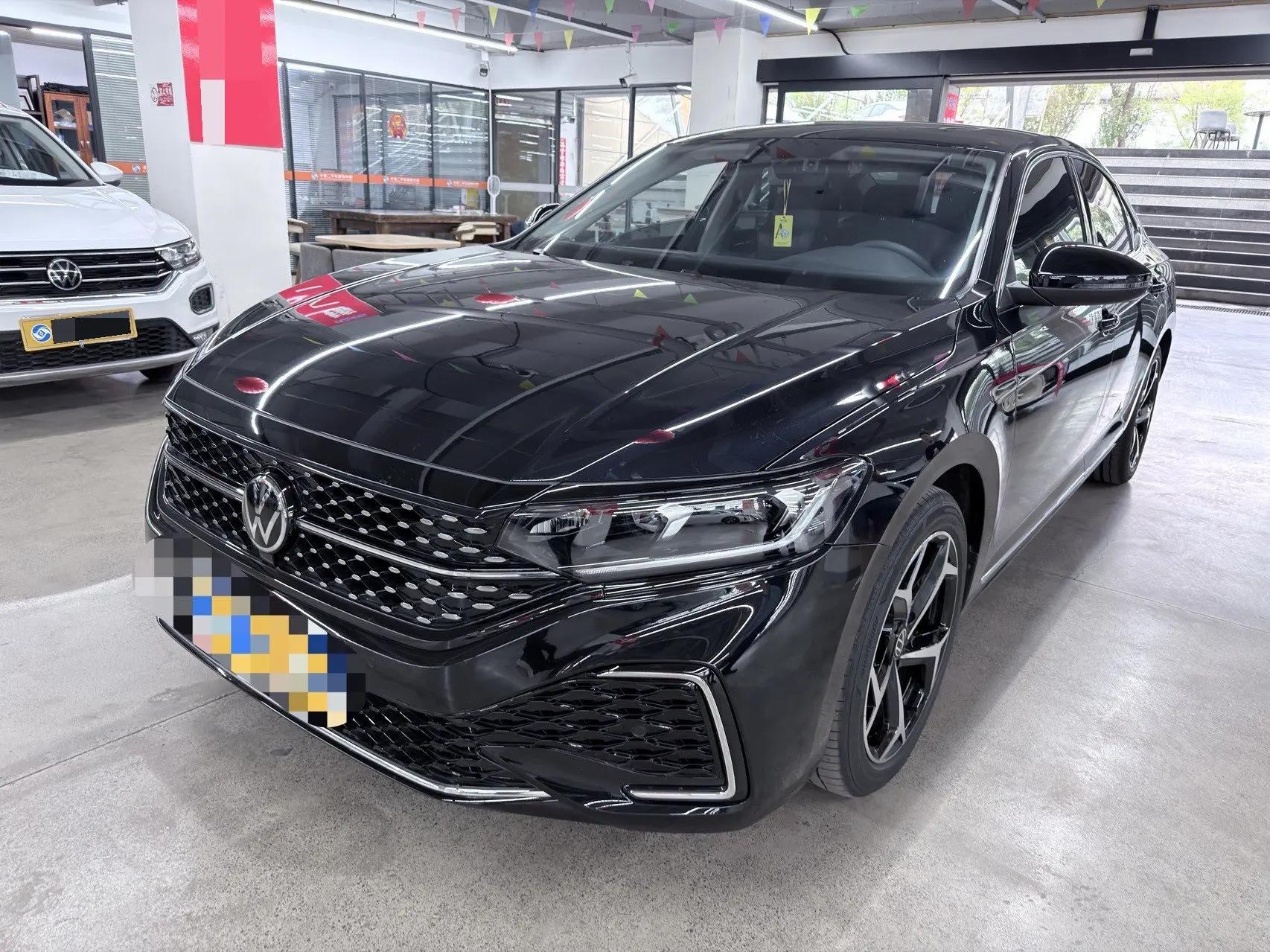 Volkswagen 2025 Passat 2.0TSI 380TSI Outstanding Edition Starry Dragon Edition Automatic