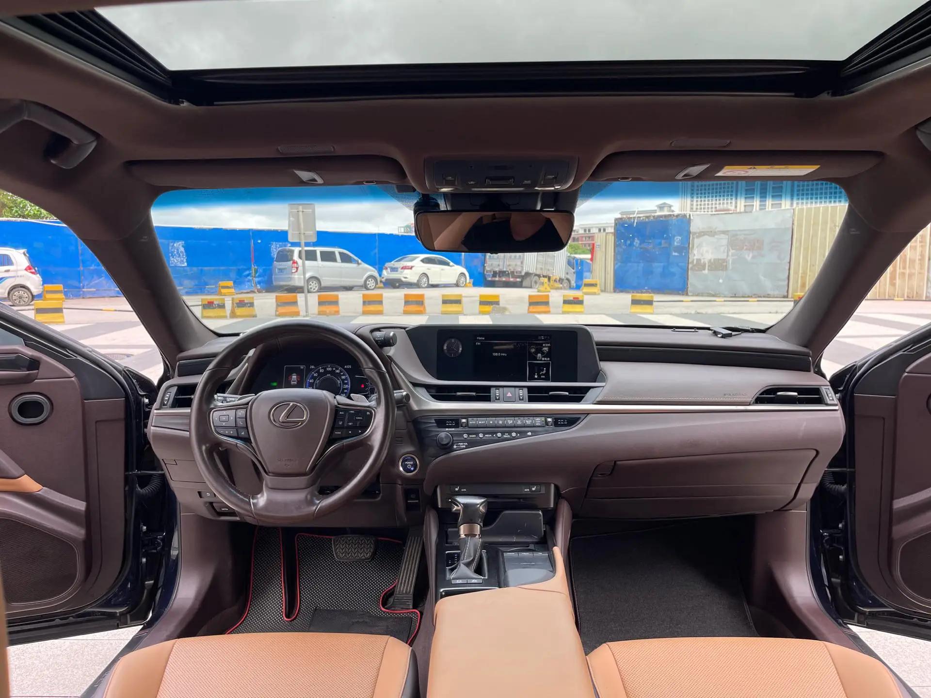 Lexus ES 2020 300h Excellent Edition 9