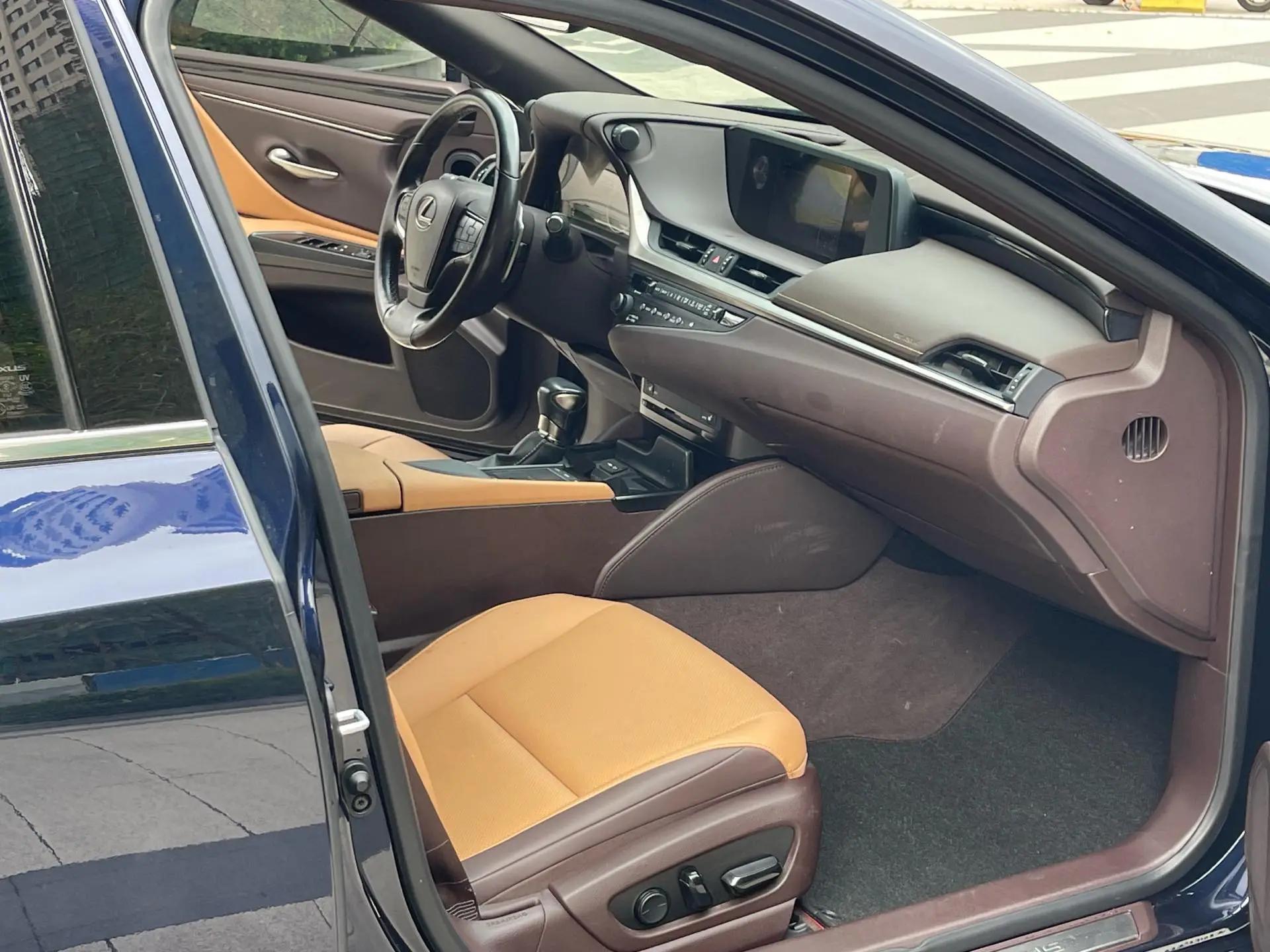 Lexus ES 2020 300h Excellent Edition 8