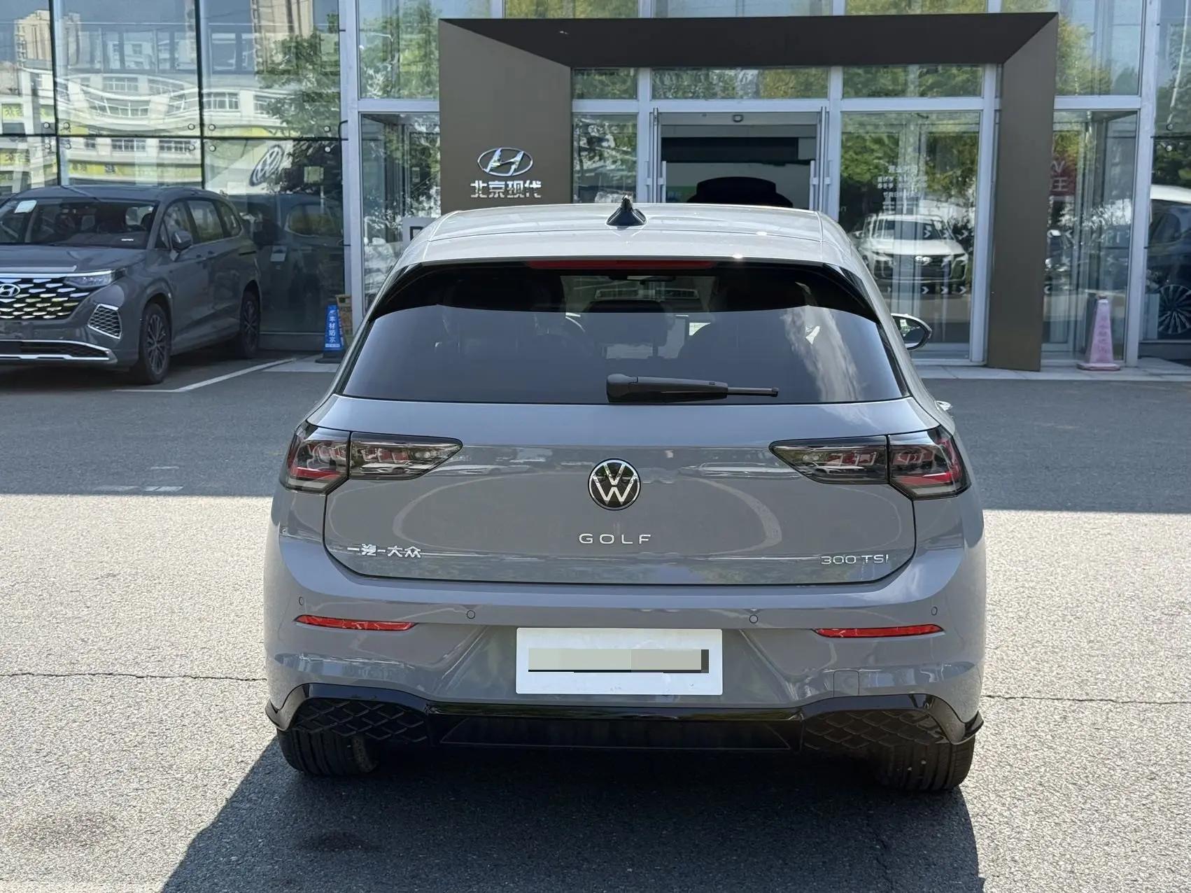 大众 2025款 高尔夫8 R-Line 1.5TSI 300TSI(改款) 自动挡 5