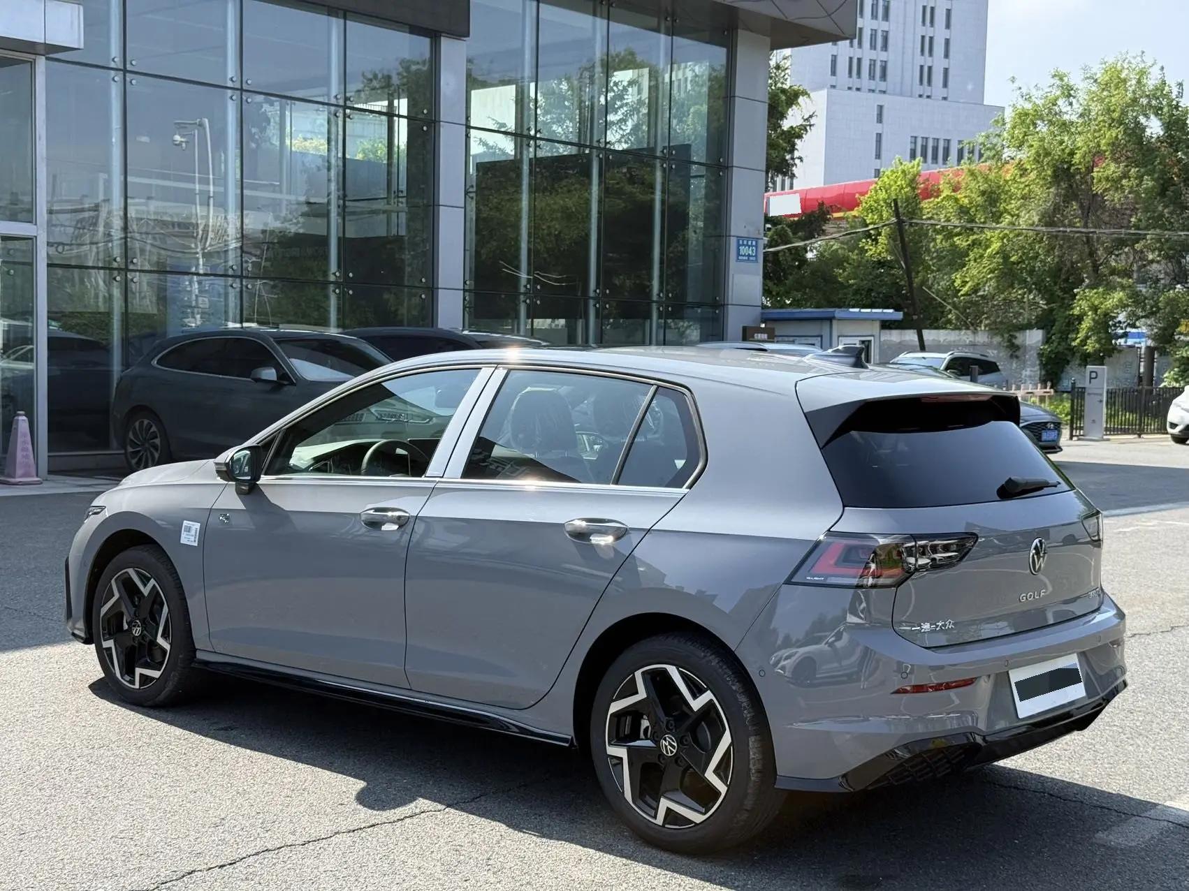 大众 2025款 高尔夫8 R-Line 1.5TSI 300TSI(改款) 自动挡 6
