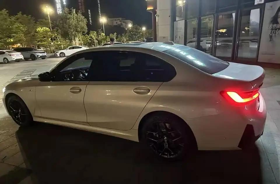 BMW 3 Series 2026 330Li 2.0T M Sports Obsidian Night Suit Automatic Gear 3