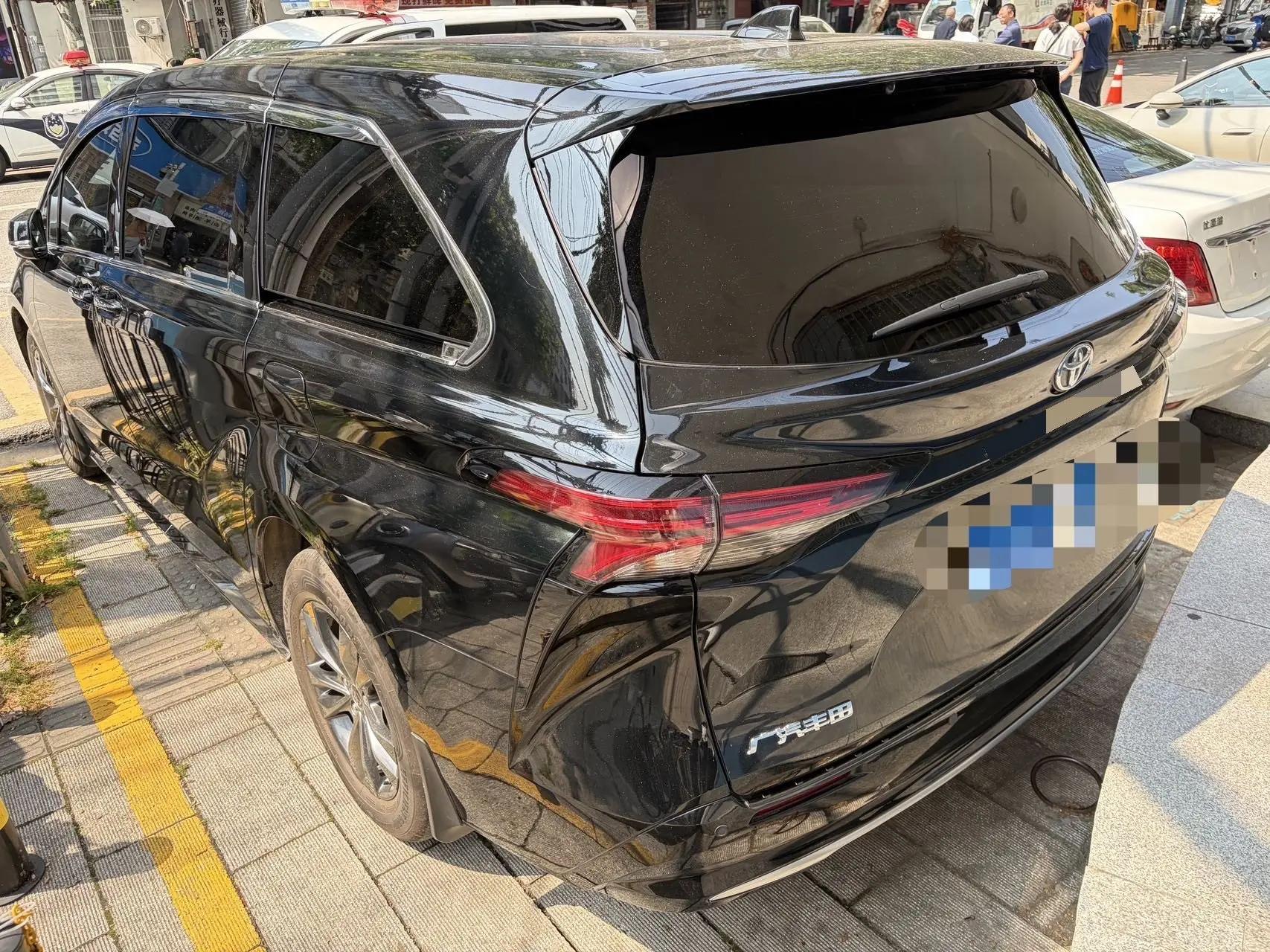 Toyota 2024 Sana 2.5 Stepless Four-wheel Drive Deluxe Edition Automatic Transmission 5
