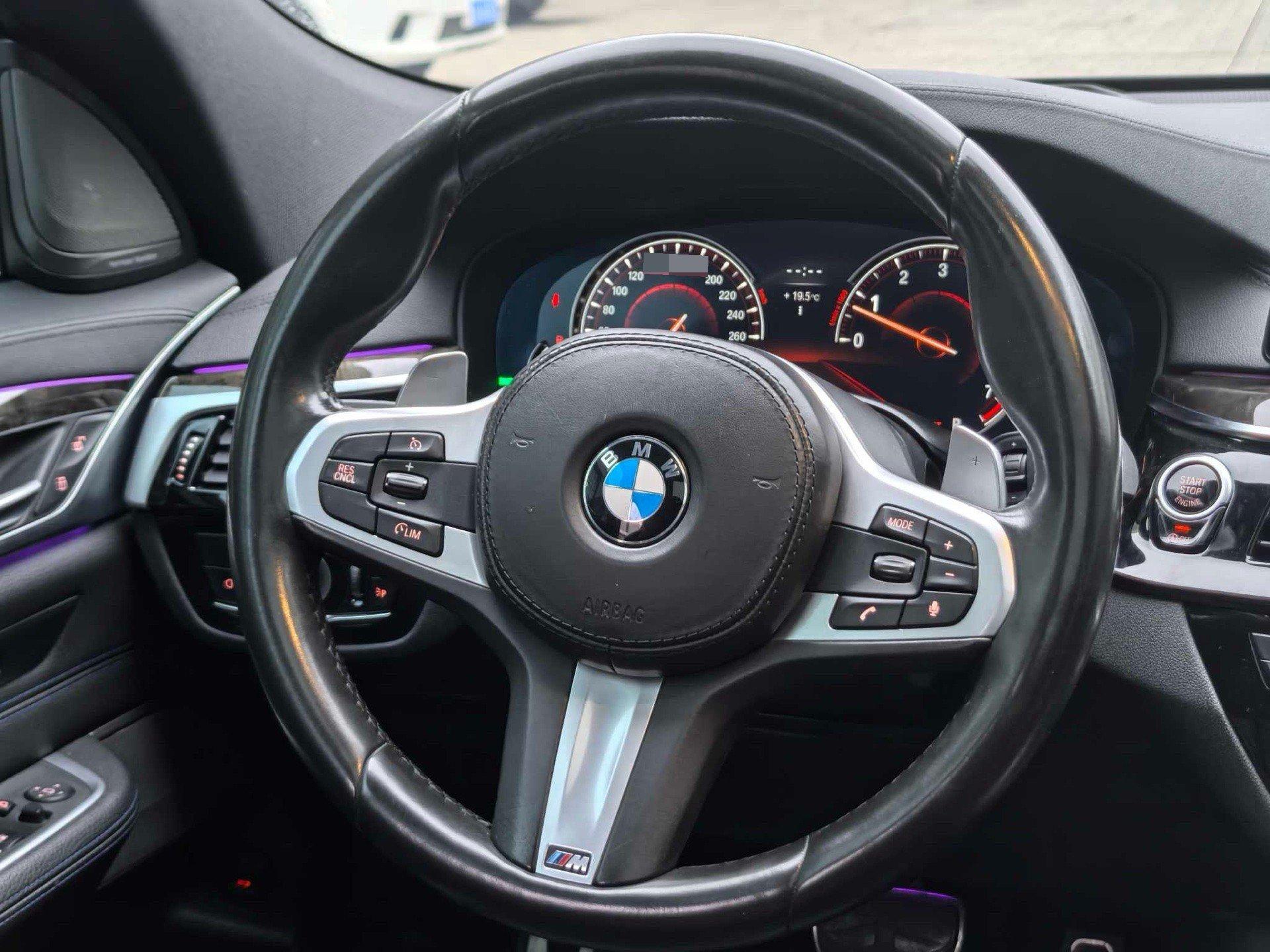 BMW 6 GT 2020 630i M sports suit 8