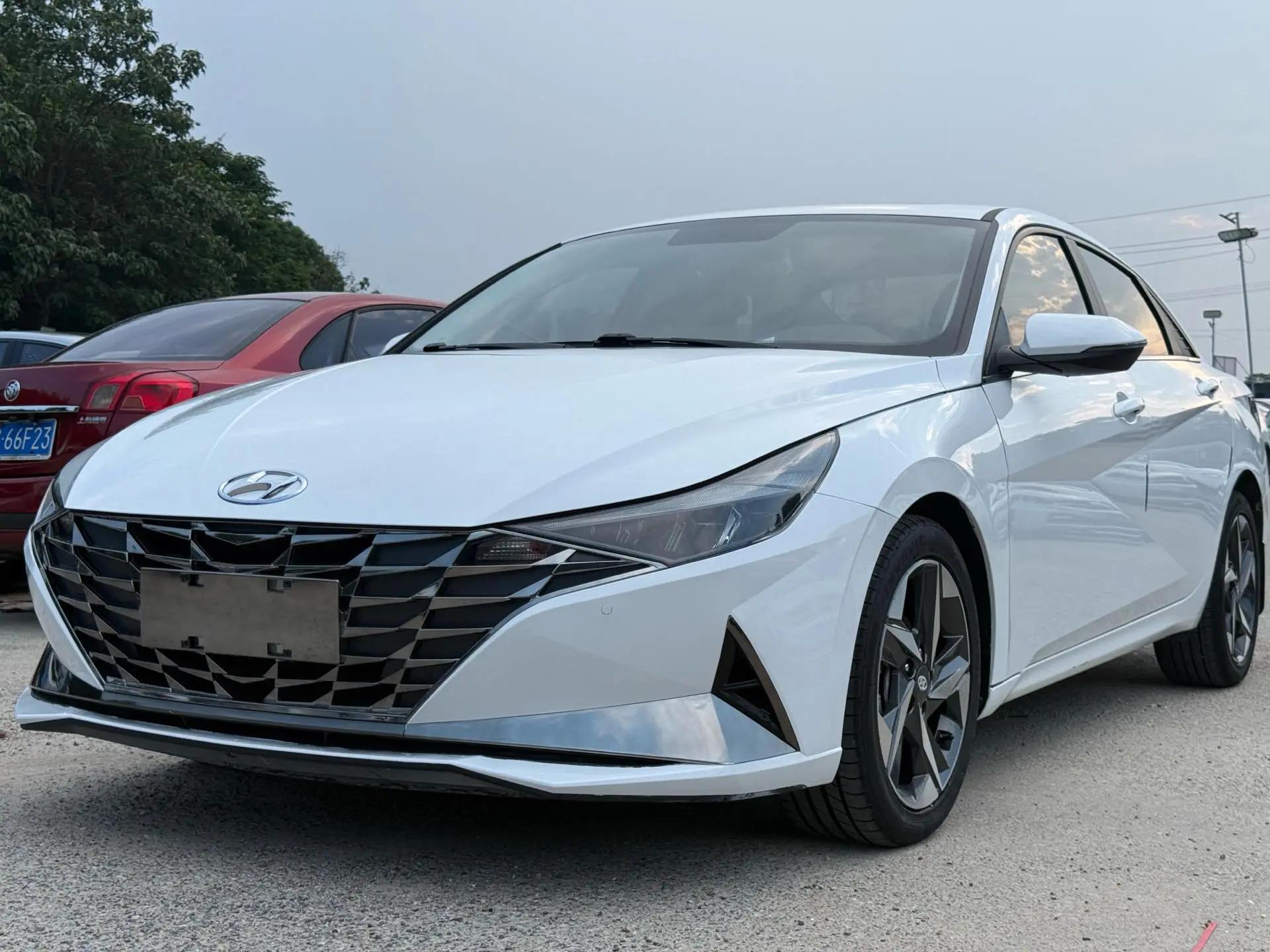 Elantra 2022 1.5L CVT Luxury Edition