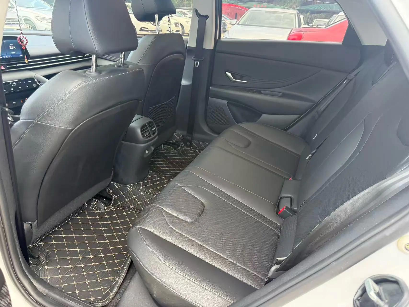 Elantra 2022 1.5L CVT Luxury Edition 5