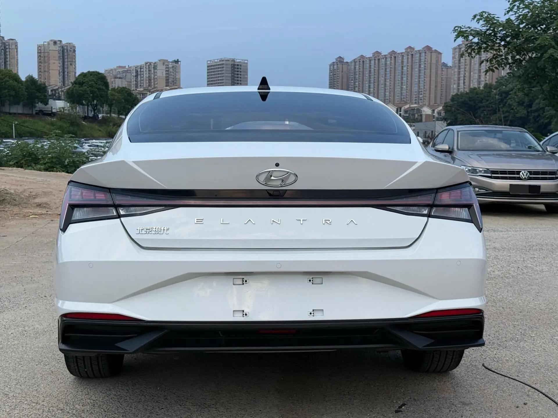 Elantra 2022 1.5L CVT Luxury Edition 8