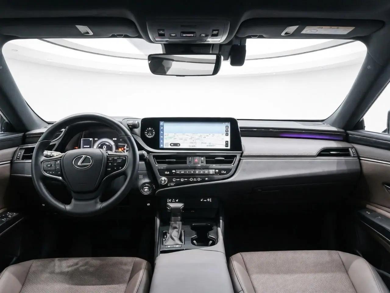 Lexus ES 2022 300h Premium Edition 6