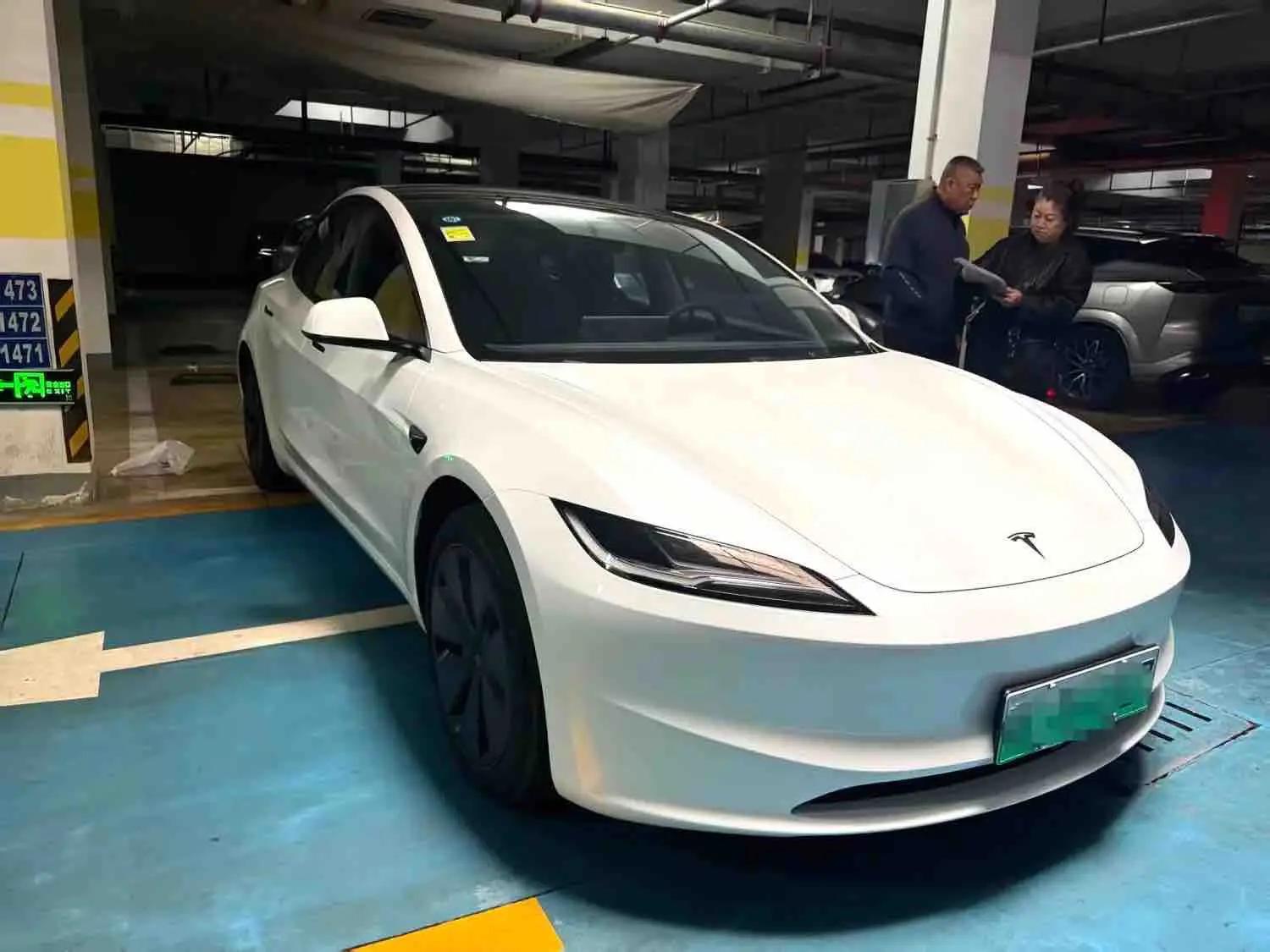 Tesla 2025 Model 3 Rear-Wheel Drive (Refreshed) Automatic 2