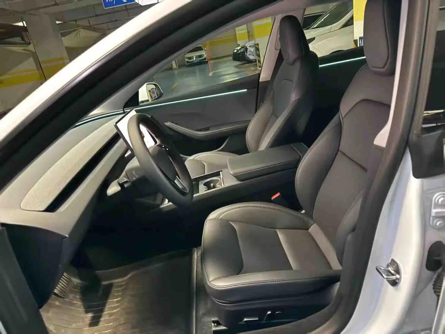Tesla 2025 Model 3 Rear-Wheel Drive (Refreshed) Automatic 5