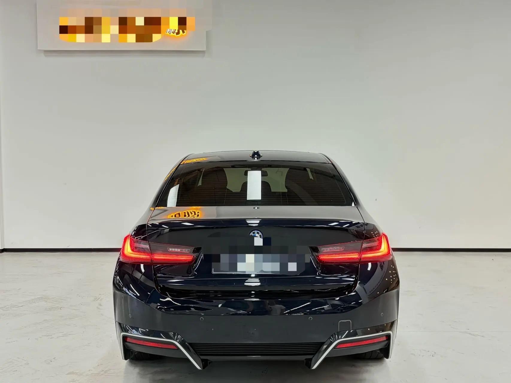 BMW 2024 i3 eDrive 40 L obsidian night suit automatic gear 4