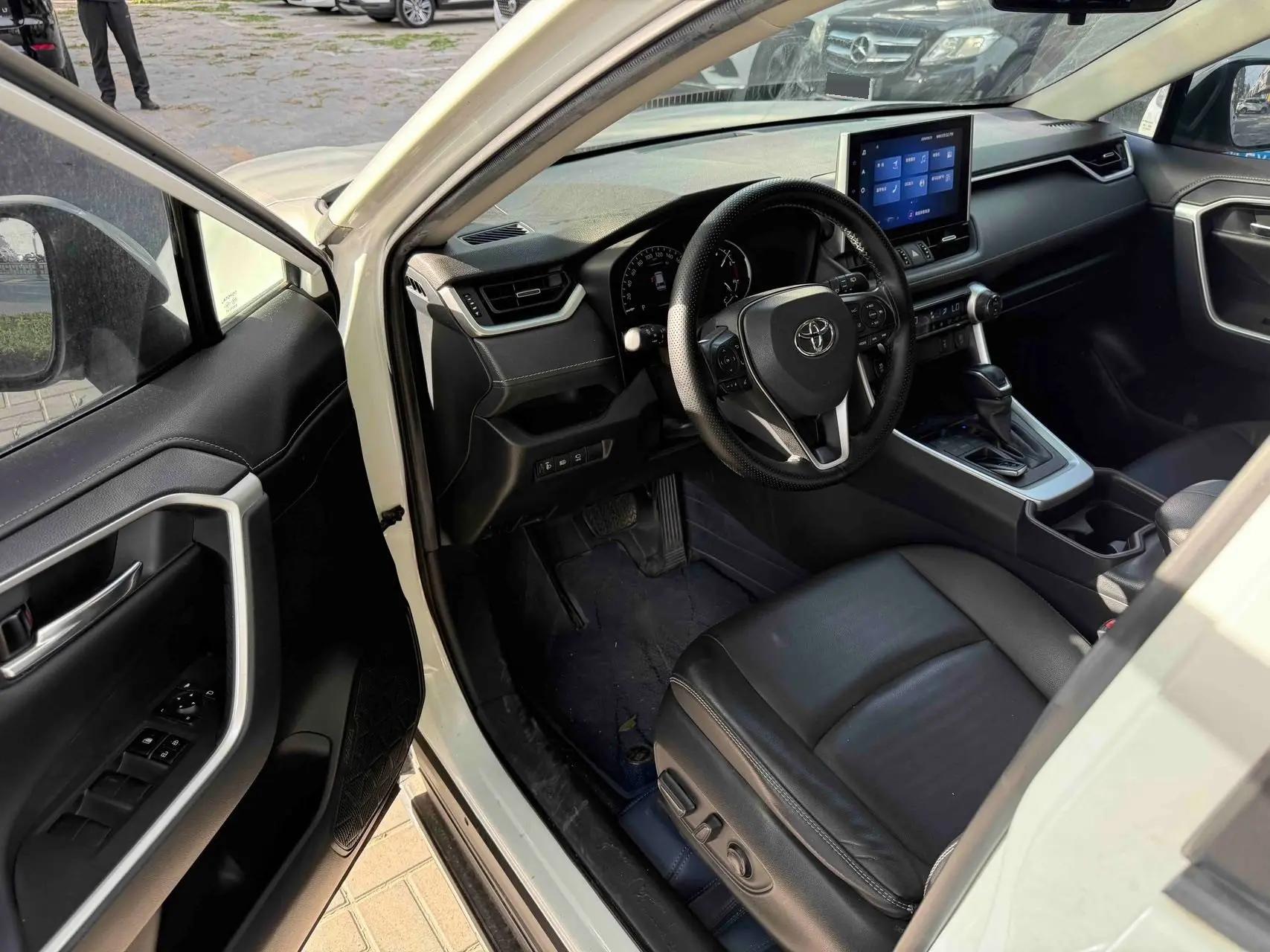 RAV4 Rongfeng 2021 2.0L CVT Two-Drive Fashion PLUS Edition 4