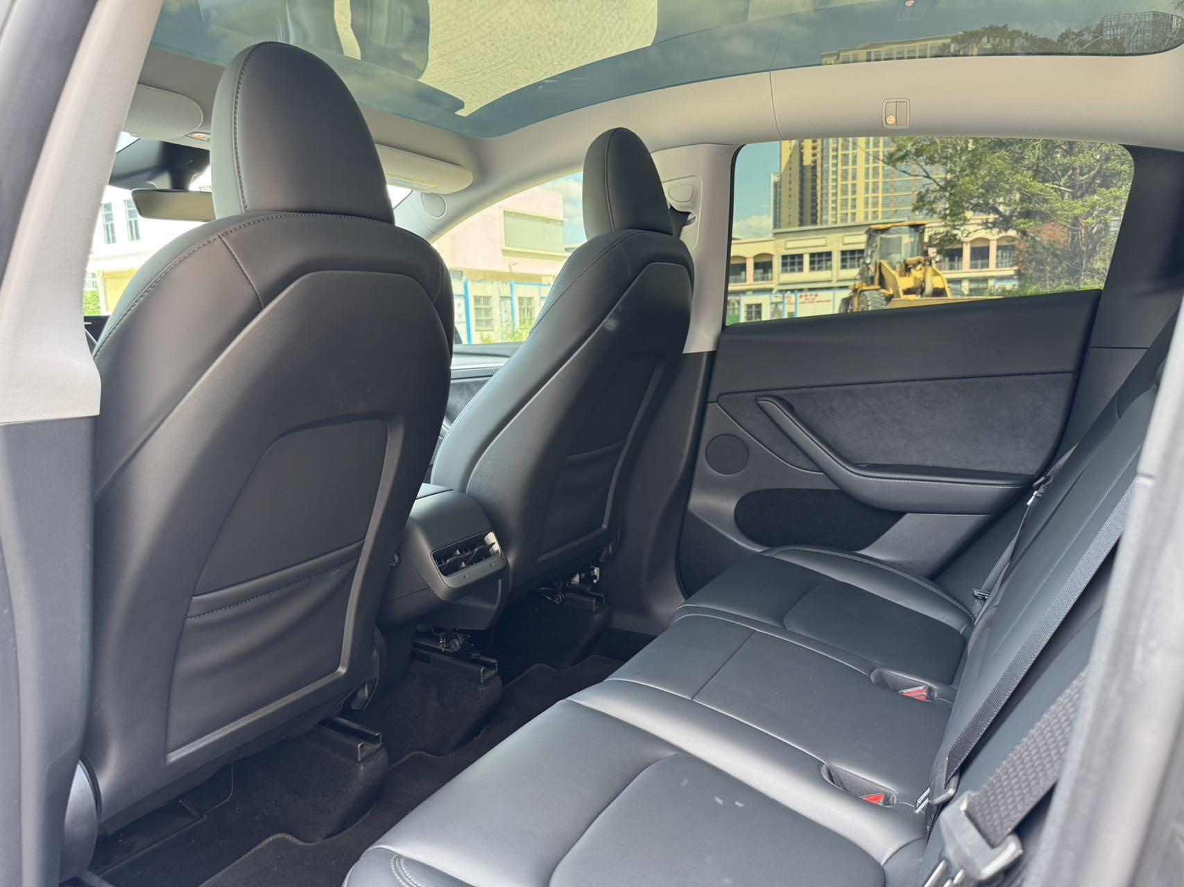 2024 Model Y Rear-Wheel Drive Edition 5