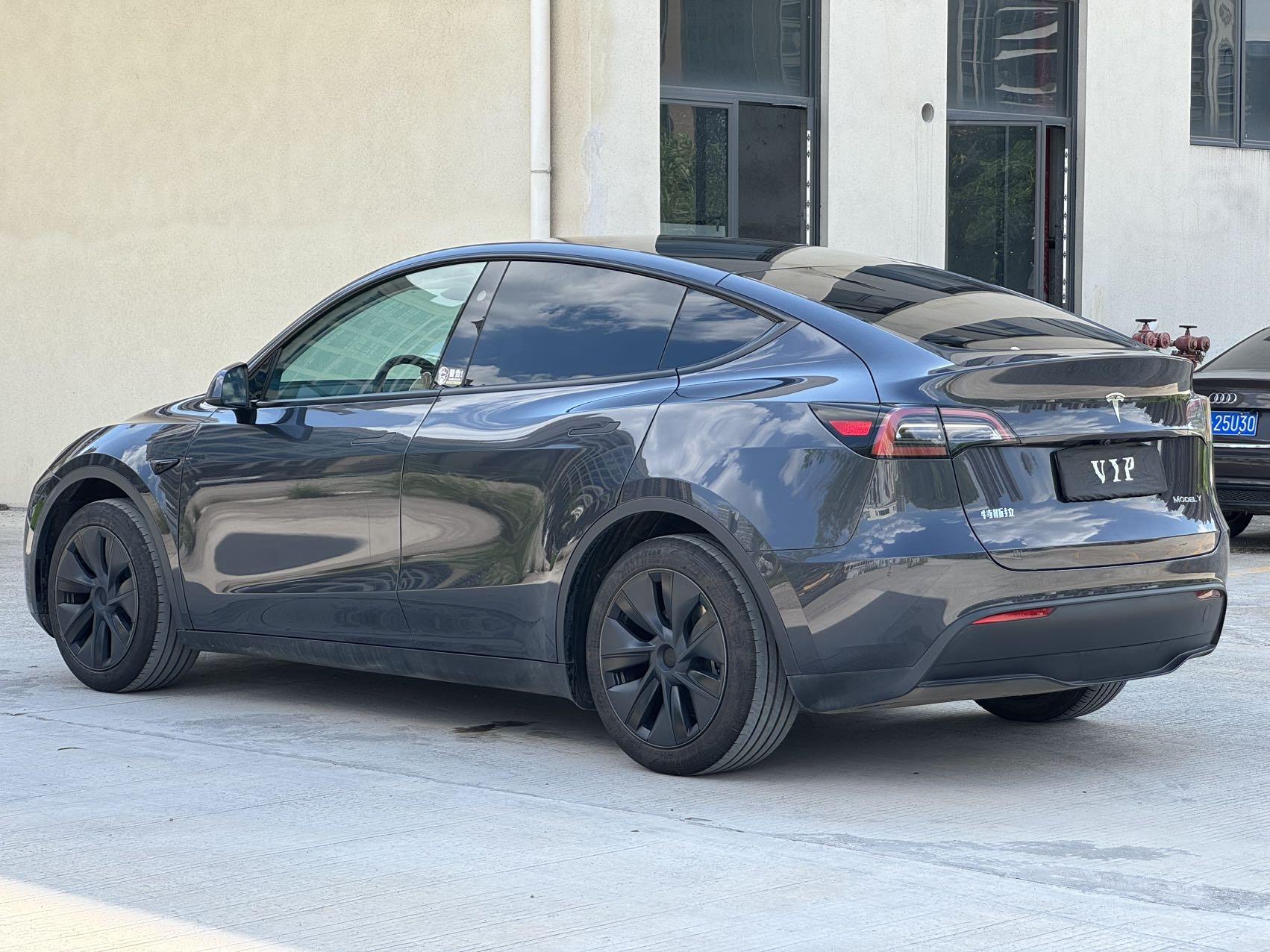 2024 Model Y Rear-Wheel Drive Edition 7
