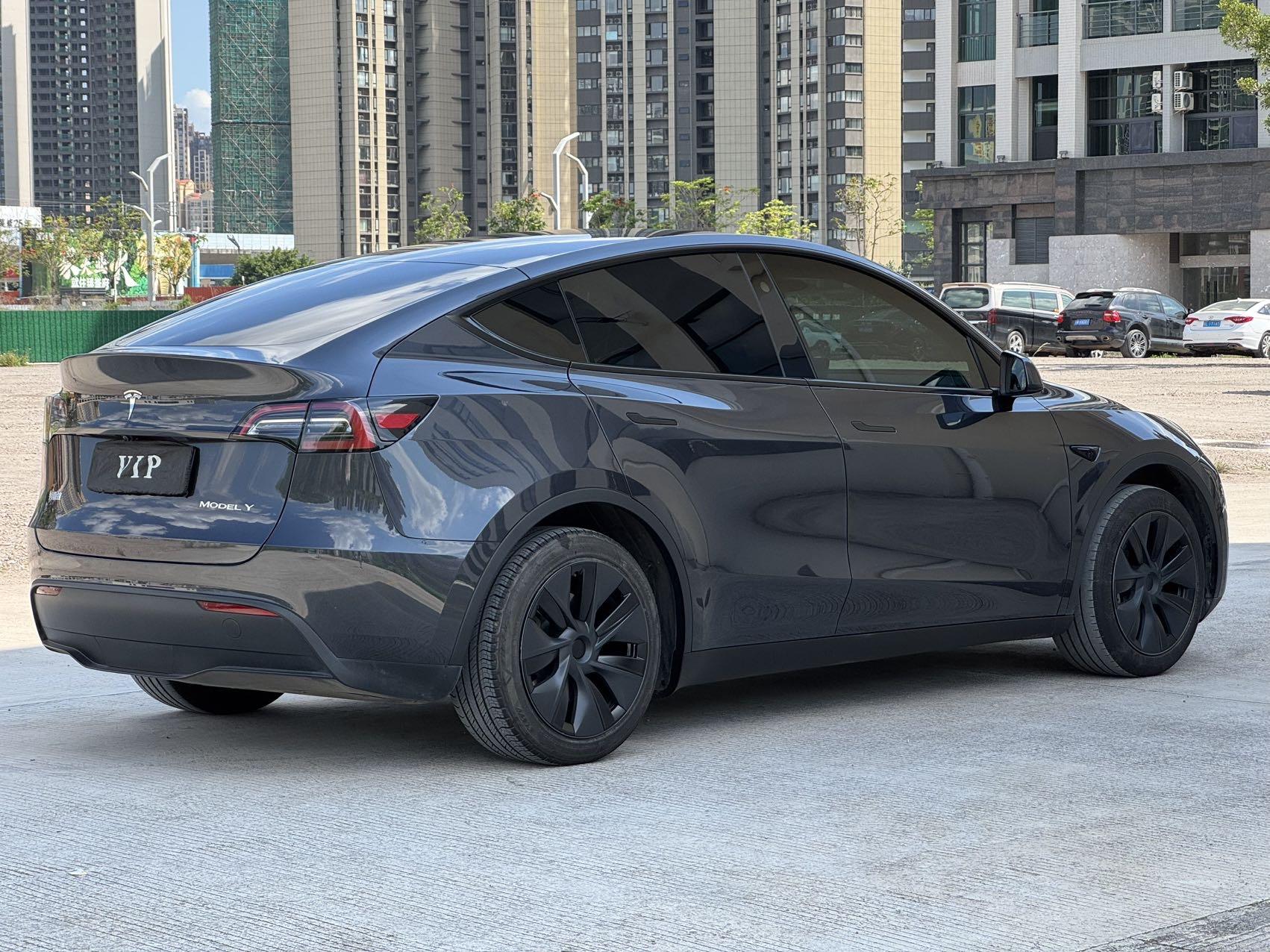 2024 Model Y Rear-Wheel Drive Edition 9