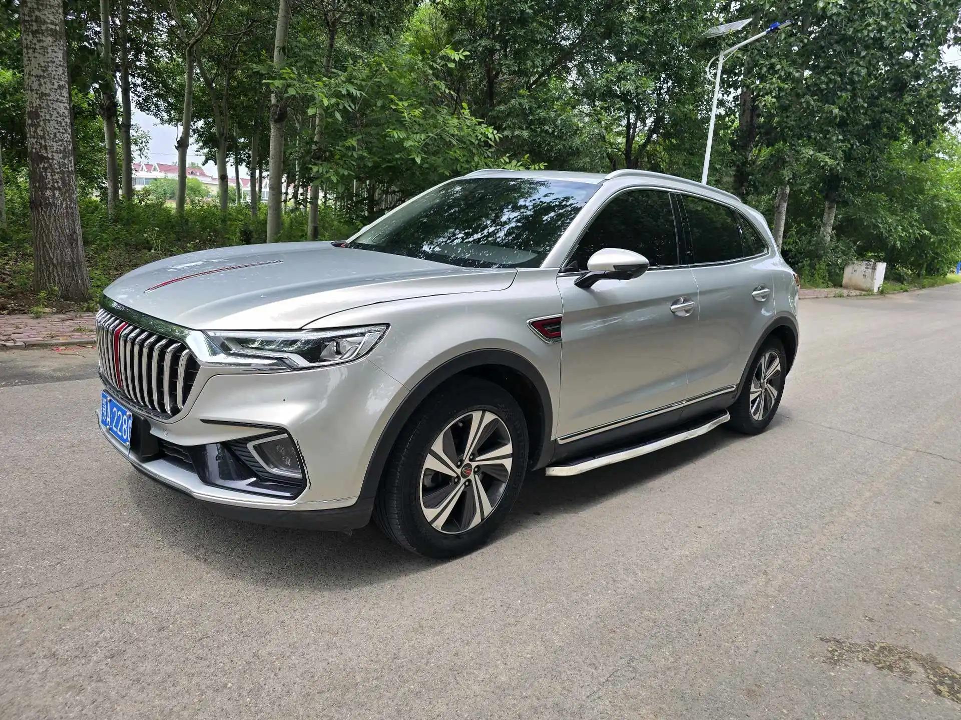 HongQi HS5 2019 2.0T Zhilian Flag Collar Four-wheel Drive Edition